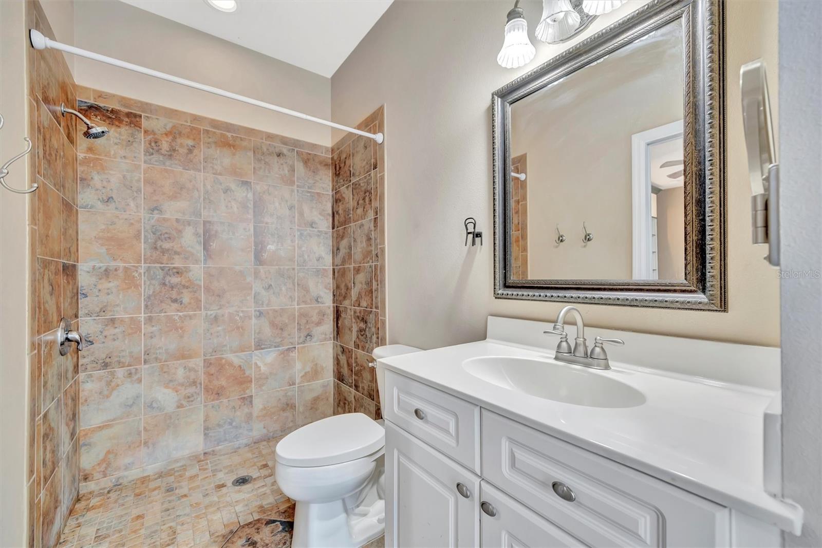 COLONY MEADOWS - Residential Lease