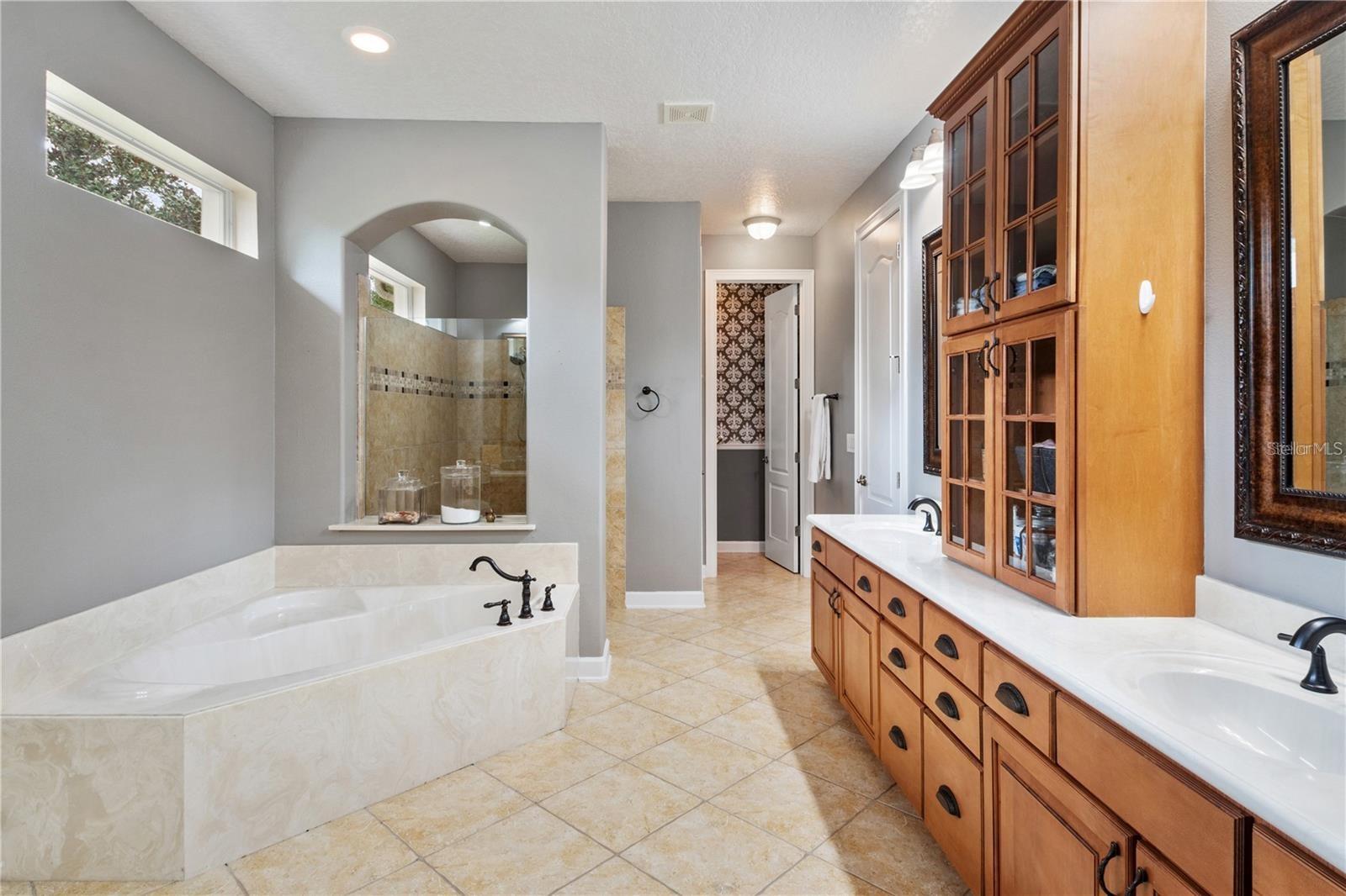 BUCKINGHAM ESTATES - Residential