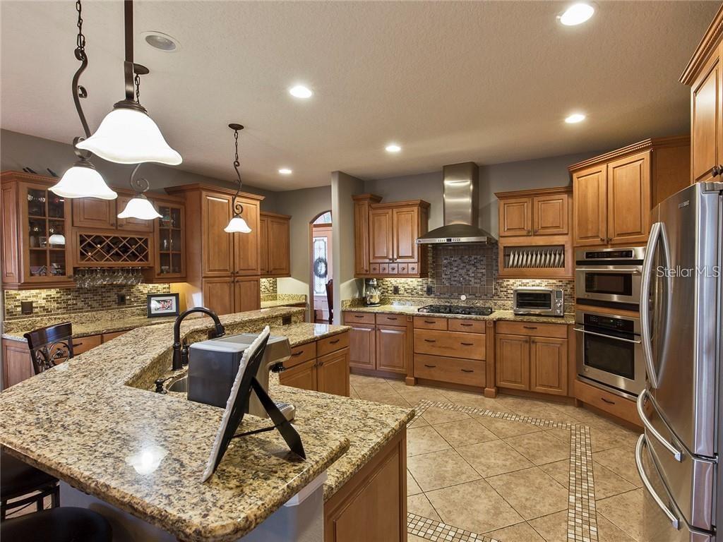 BUCKINGHAM ESTATES - Residential