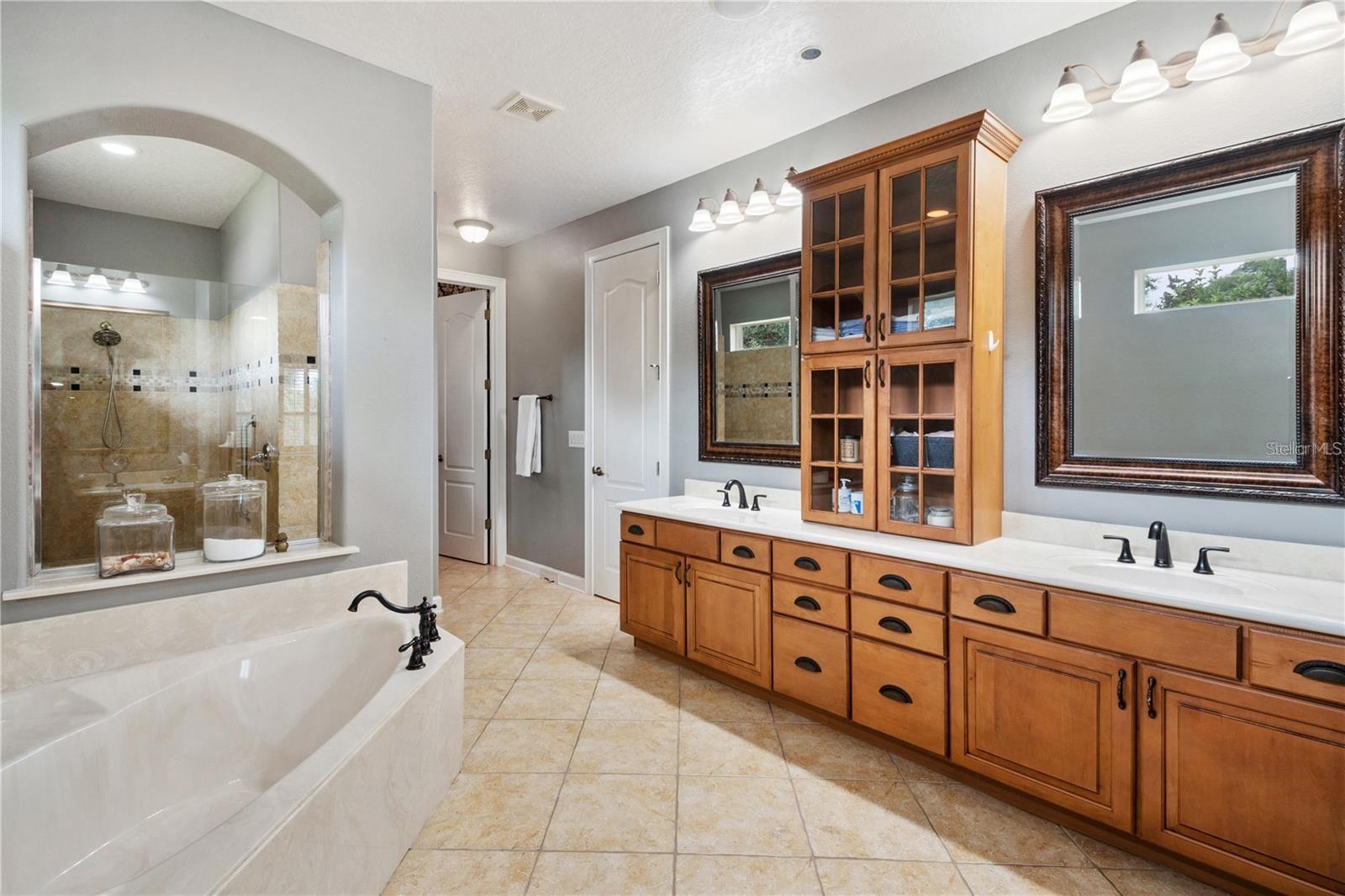 BUCKINGHAM ESTATES - Residential
