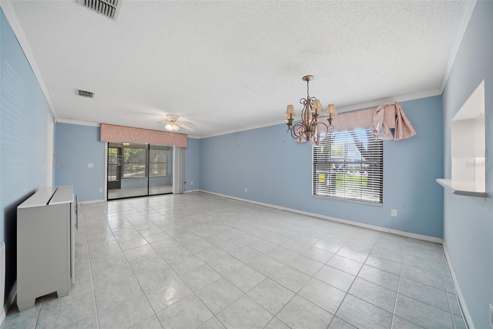 FOREST PARK CONDO - Residential