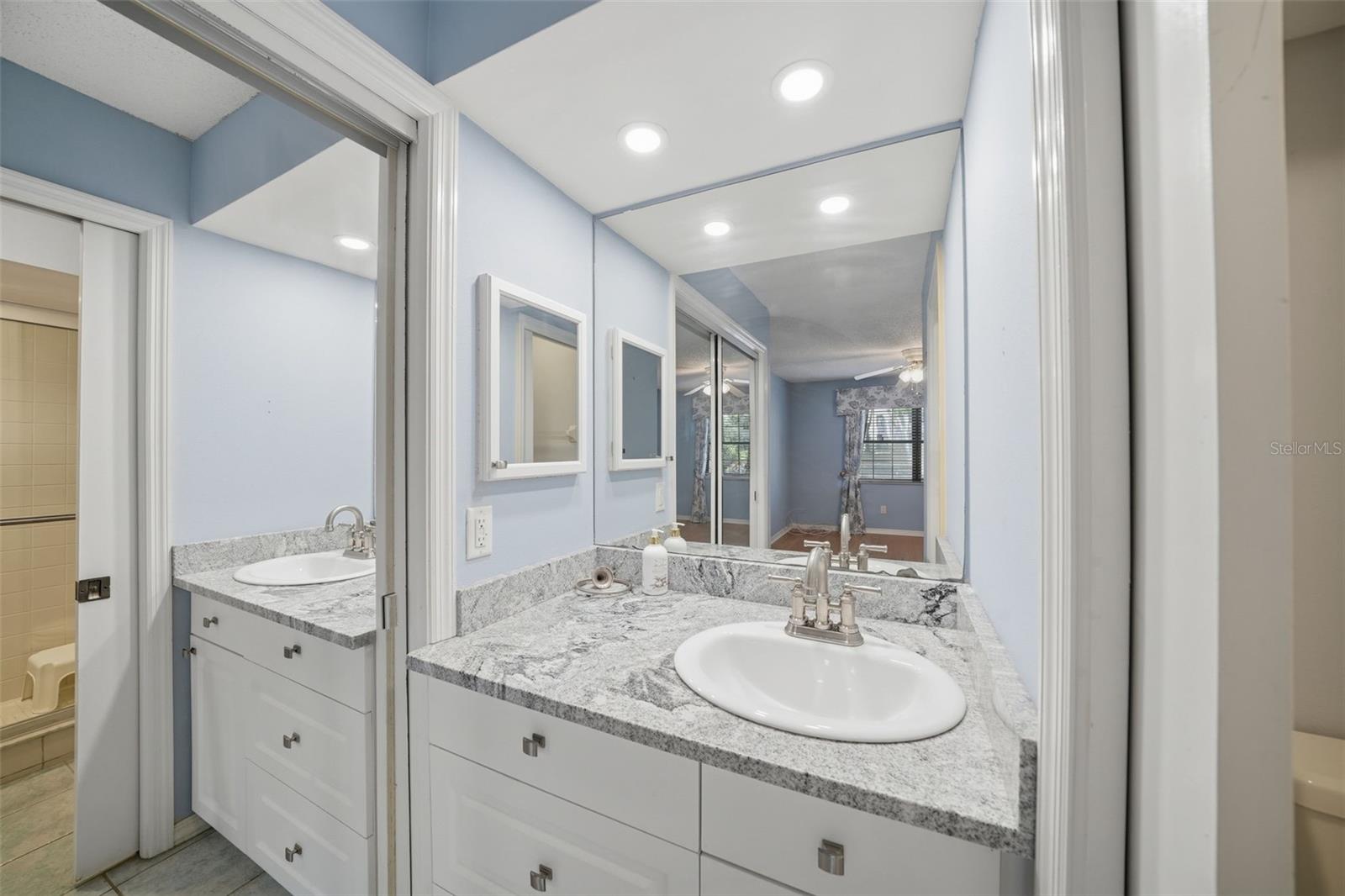 FOREST PARK CONDO - Residential