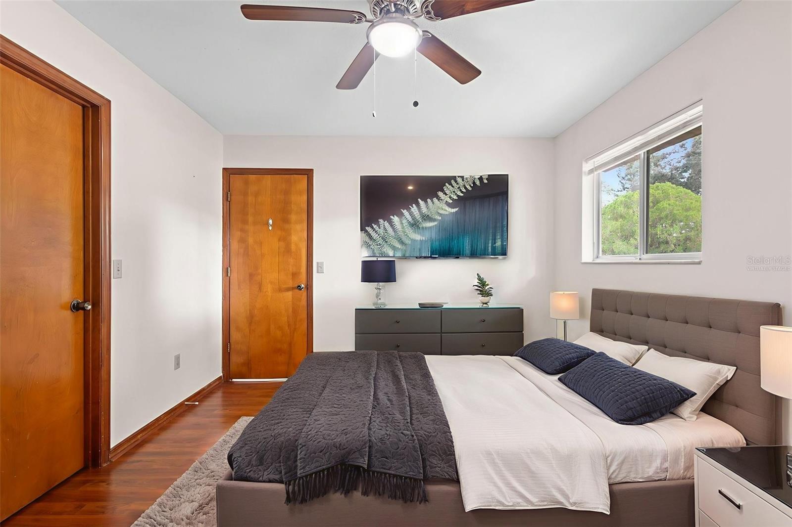 DOVER CIRCLE - Residential