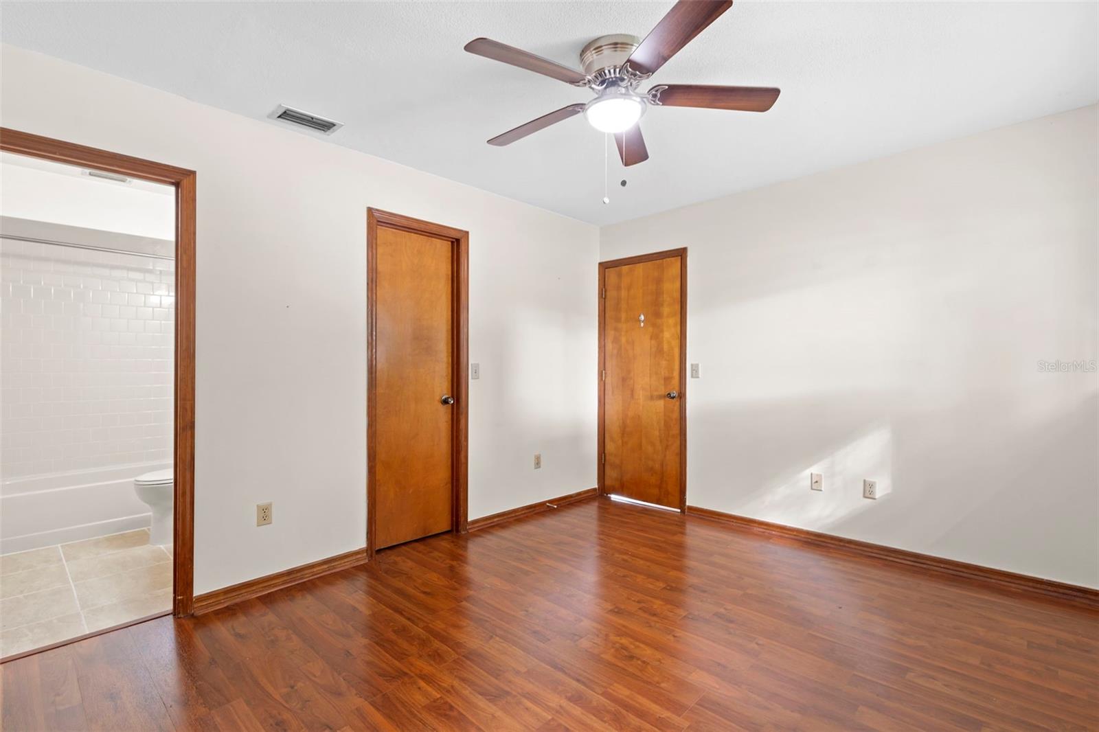 DOVER CIRCLE - Residential