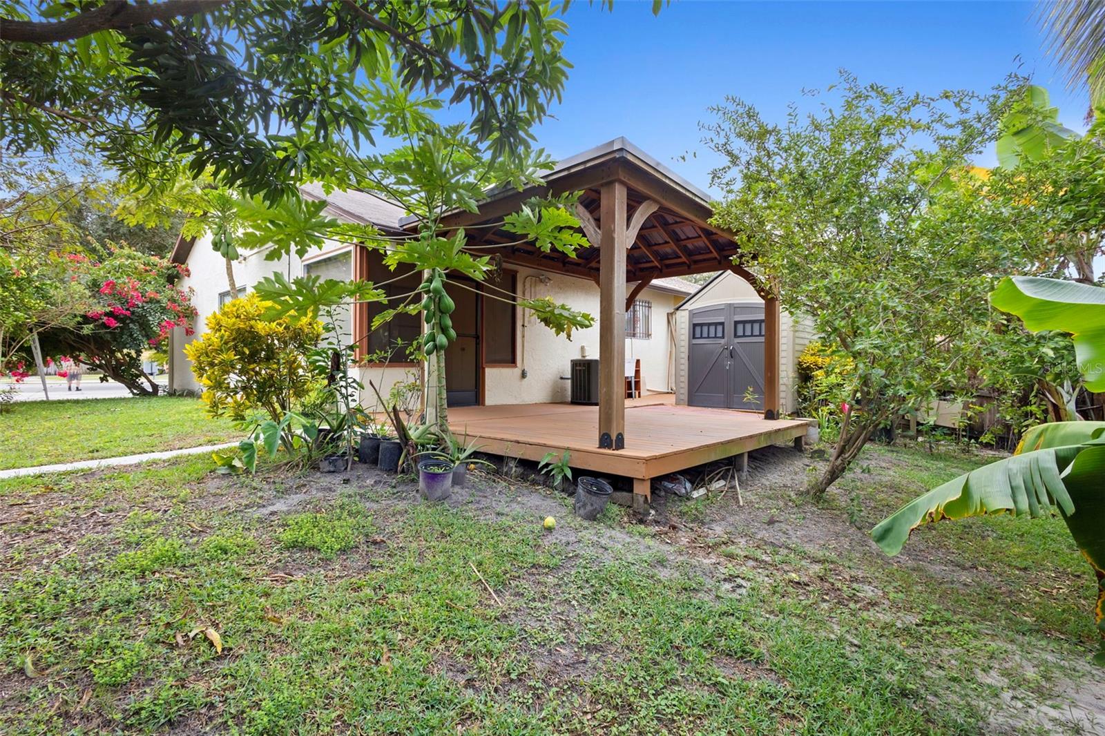 DOVER CIRCLE - Residential