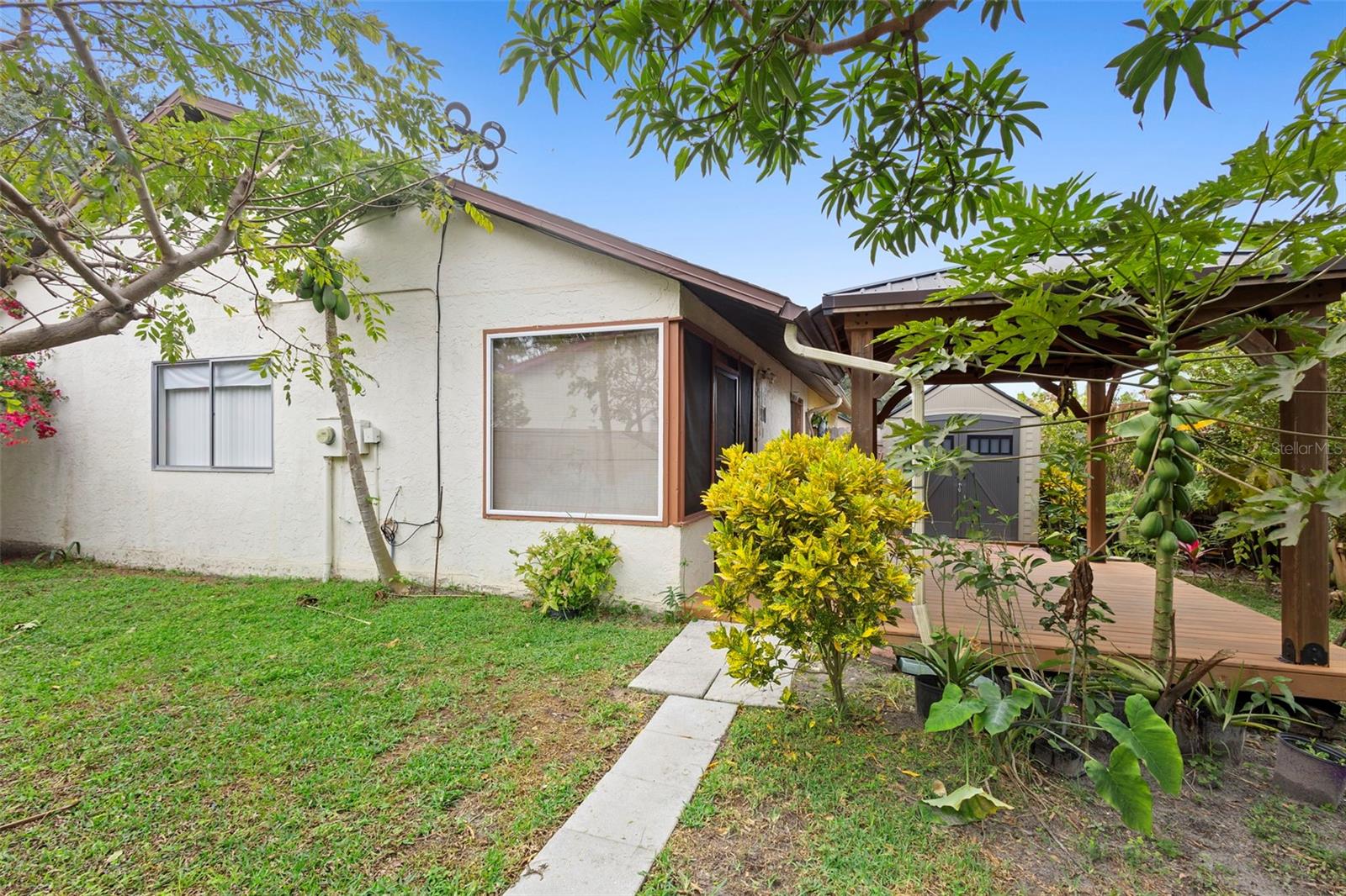 DOVER CIRCLE - Residential