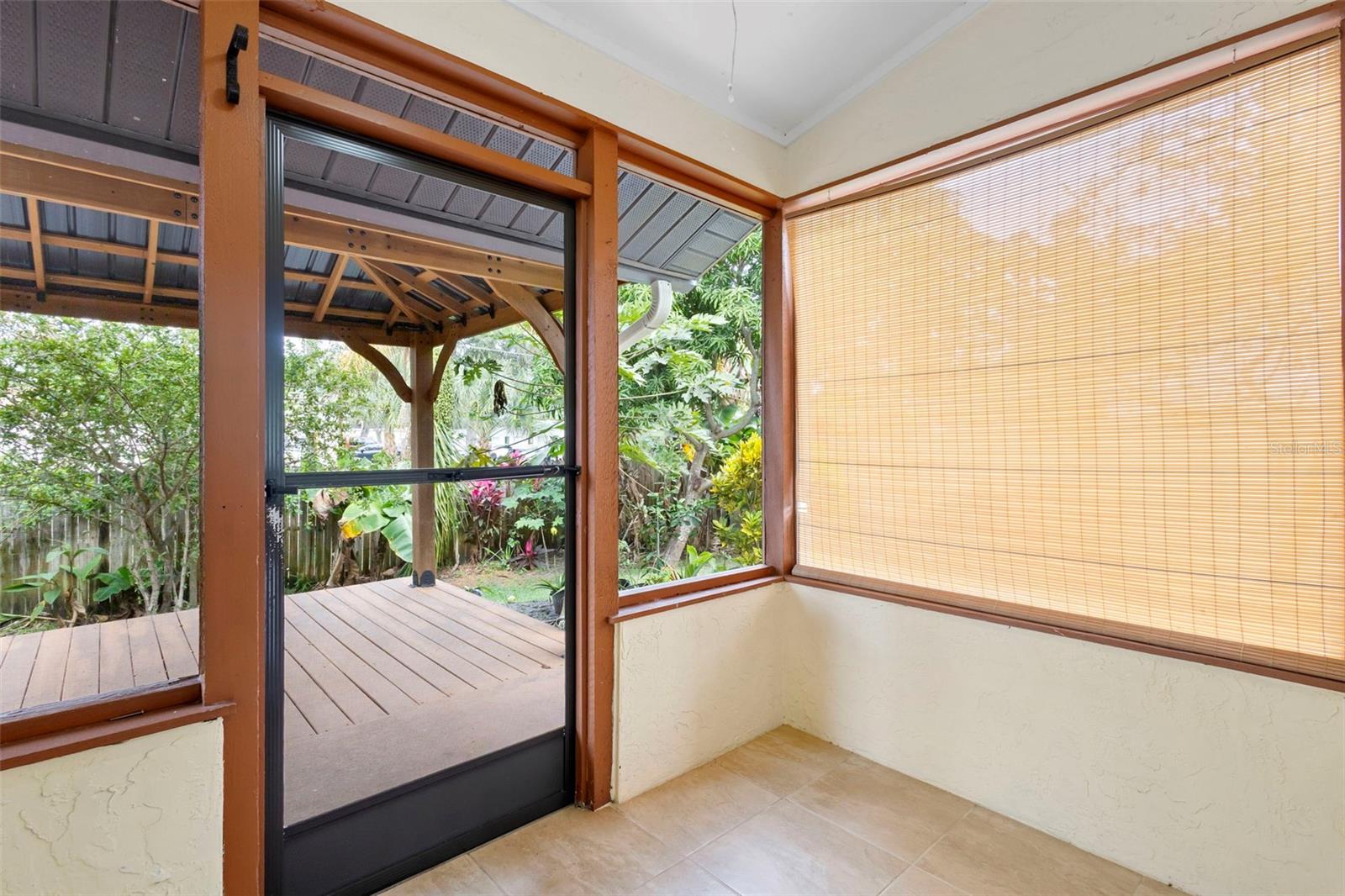 DOVER CIRCLE - Residential