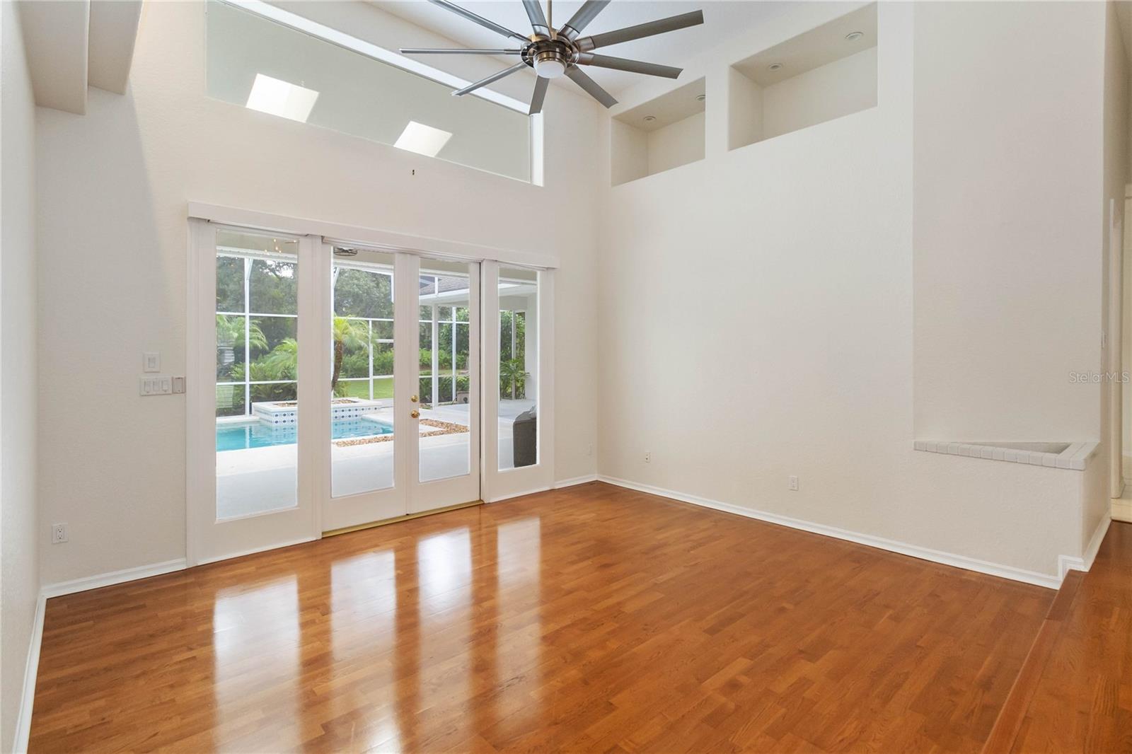 TOREY PINES - Residential Lease