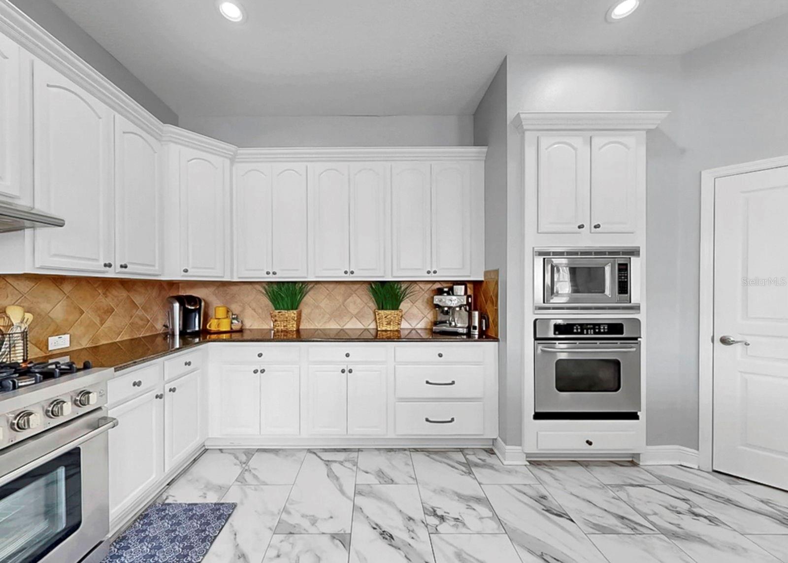 MIRABAY PH 3B-2 - Residential