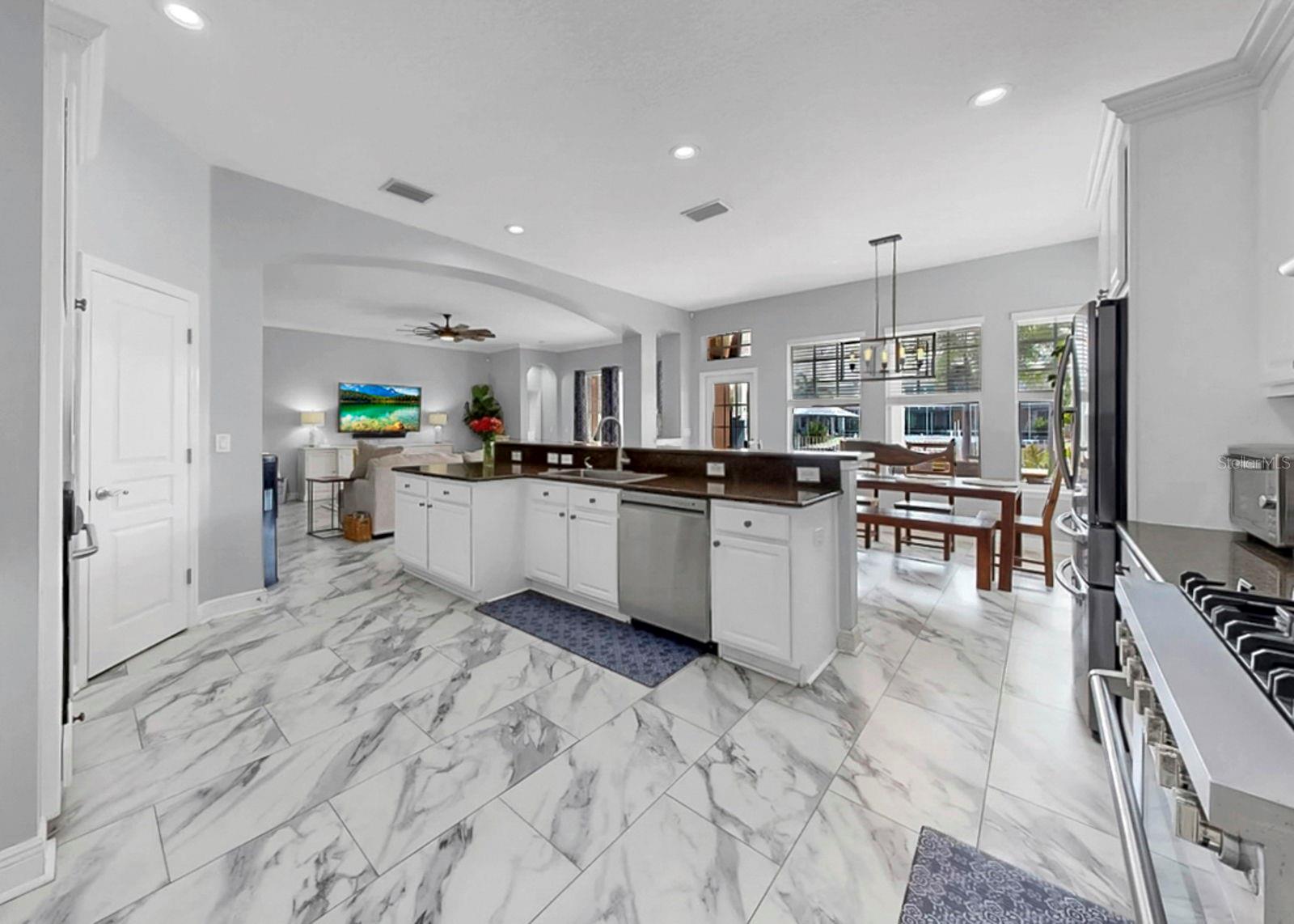 MIRABAY PH 3B-2 - Residential