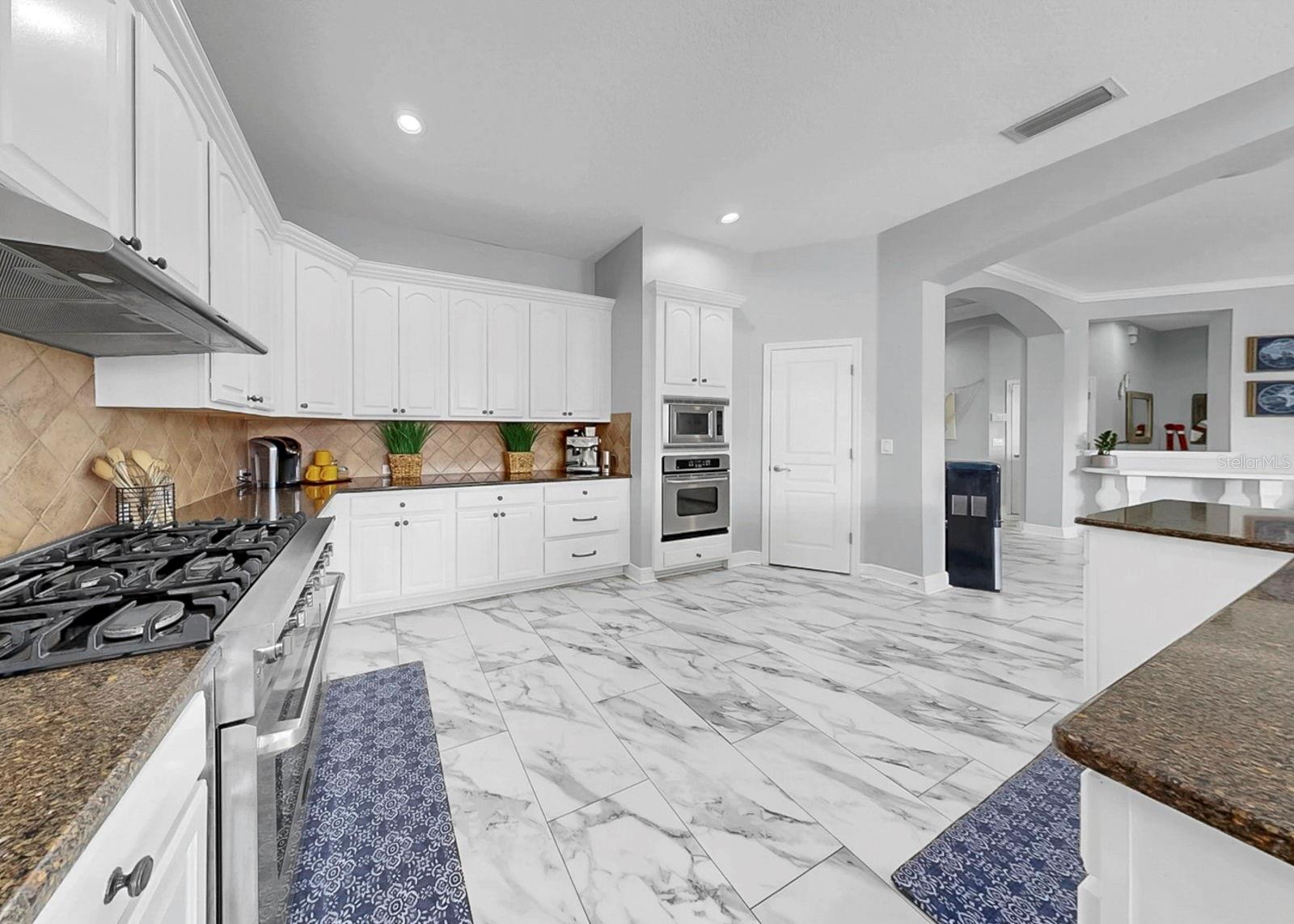 MIRABAY PH 3B-2 - Residential