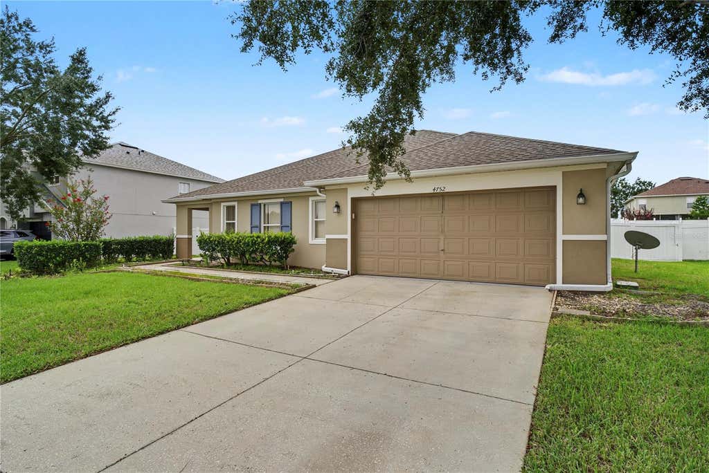 Photo of 4752 Barbados Loop, Clermont, FL 34711 (MLS # O6430335)