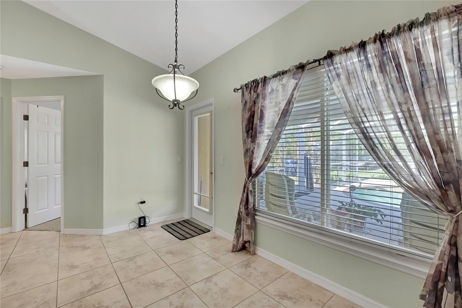 ROYAL HIGHLANDS - Residential