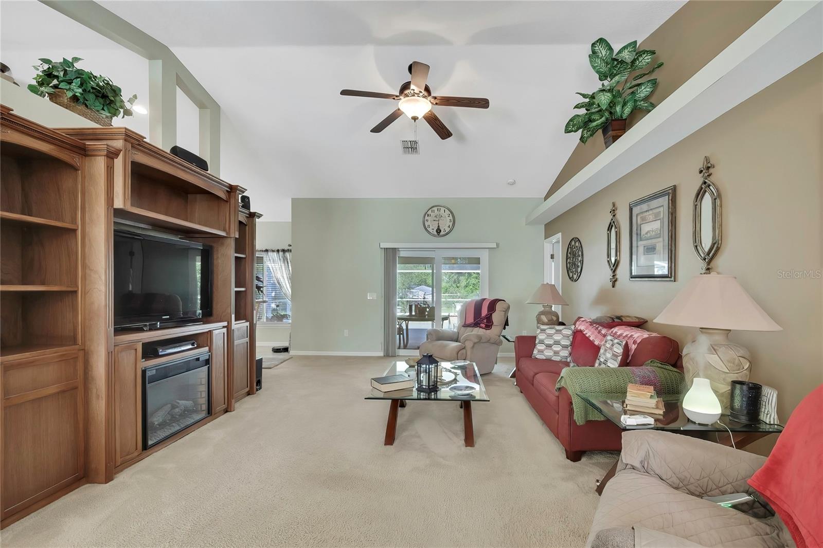 ROYAL HIGHLANDS - Residential