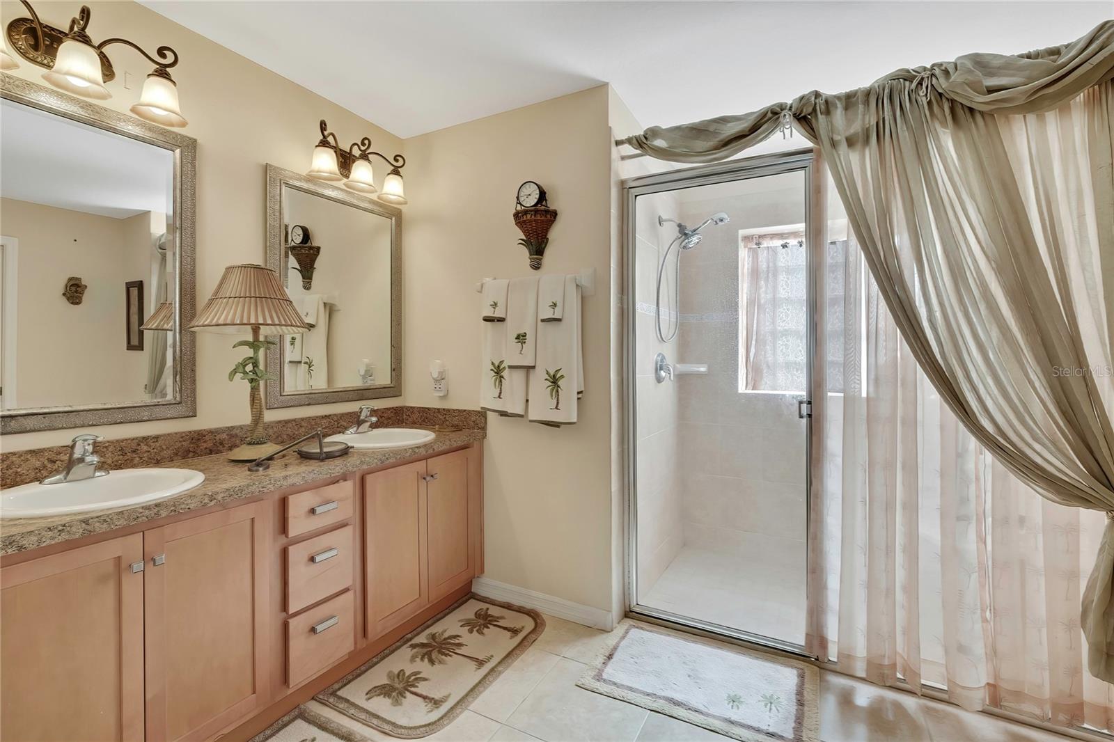 ROYAL HIGHLANDS - Residential