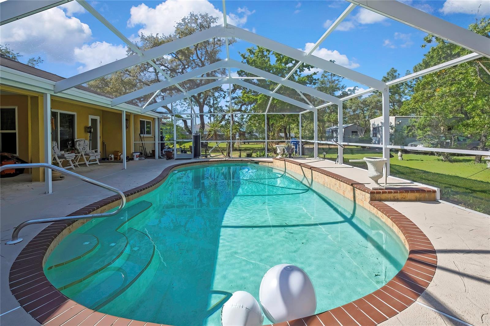 ROYAL HIGHLANDS - Residential