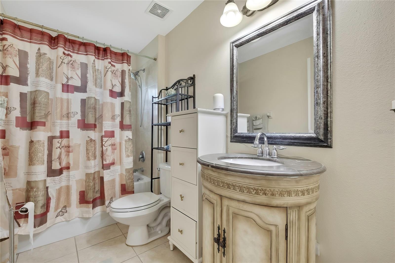 ROYAL HIGHLANDS - Residential