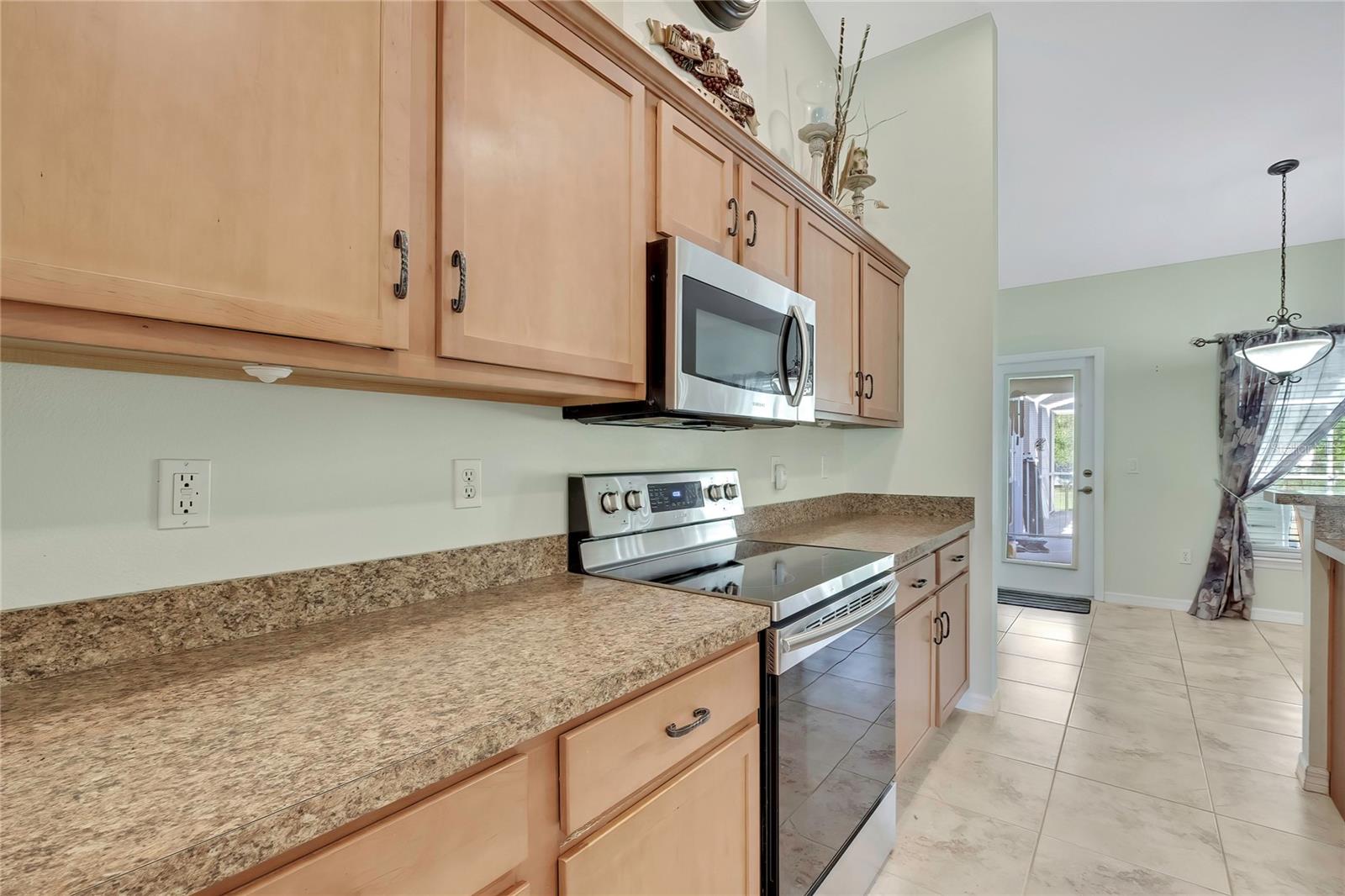 ROYAL HIGHLANDS - Residential