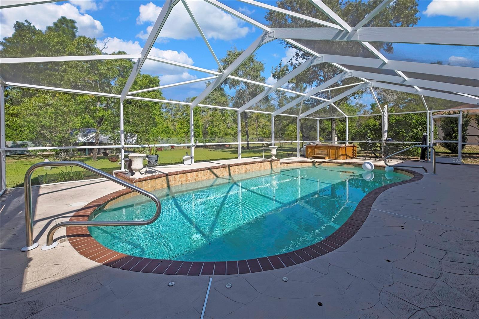 ROYAL HIGHLANDS - Residential