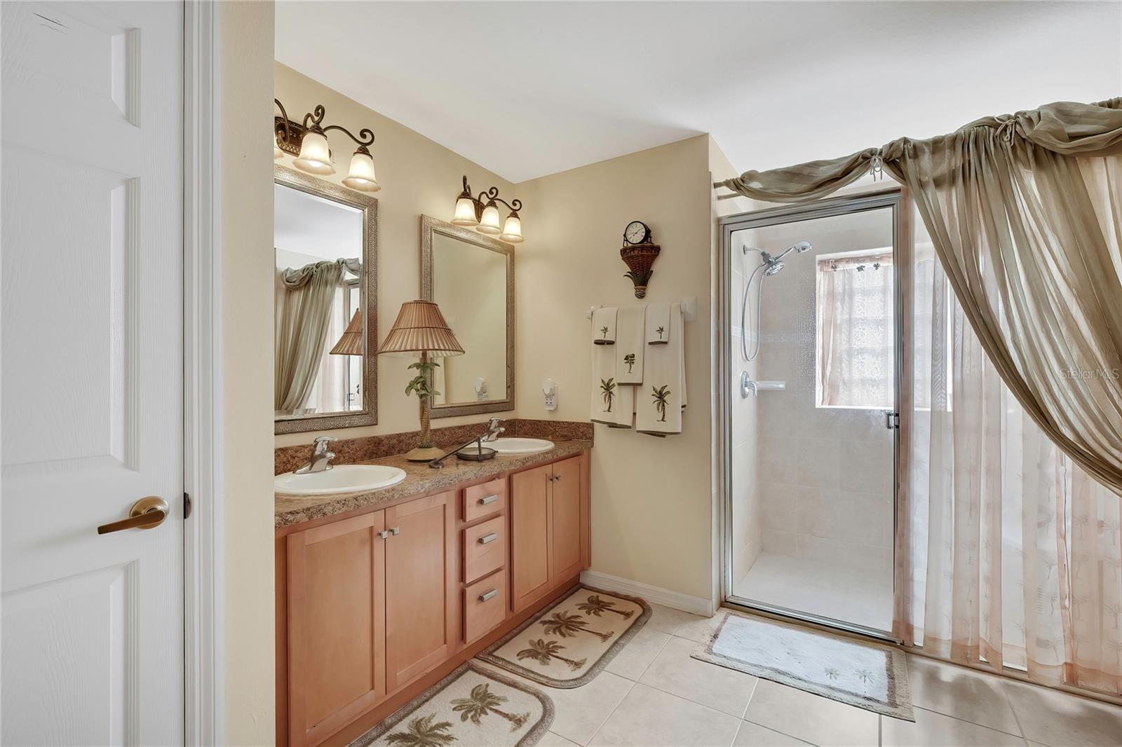 ROYAL HIGHLANDS - Residential