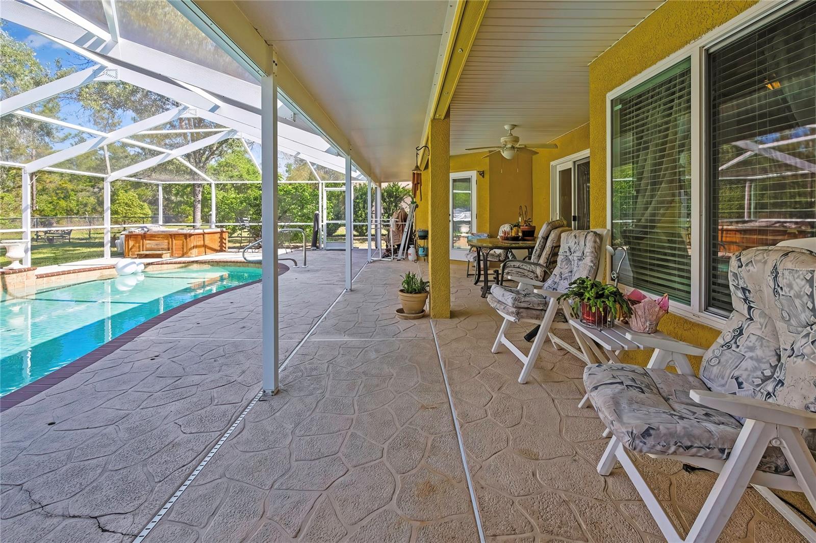 ROYAL HIGHLANDS - Residential