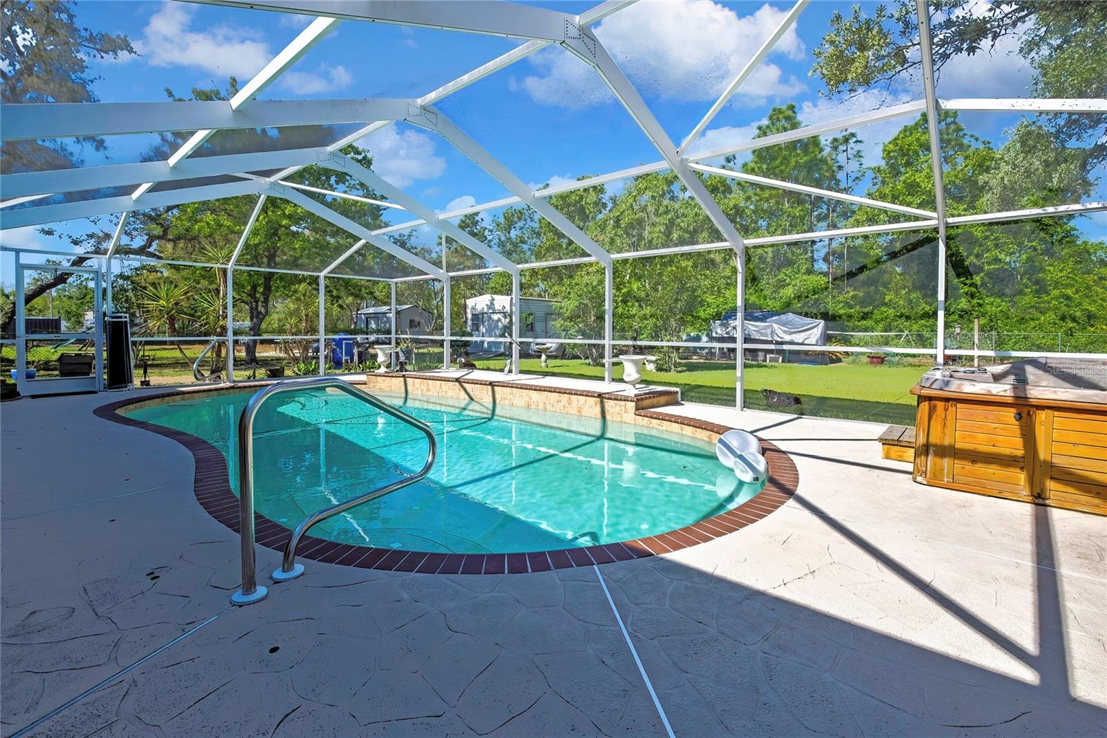 ROYAL HIGHLANDS - Residential