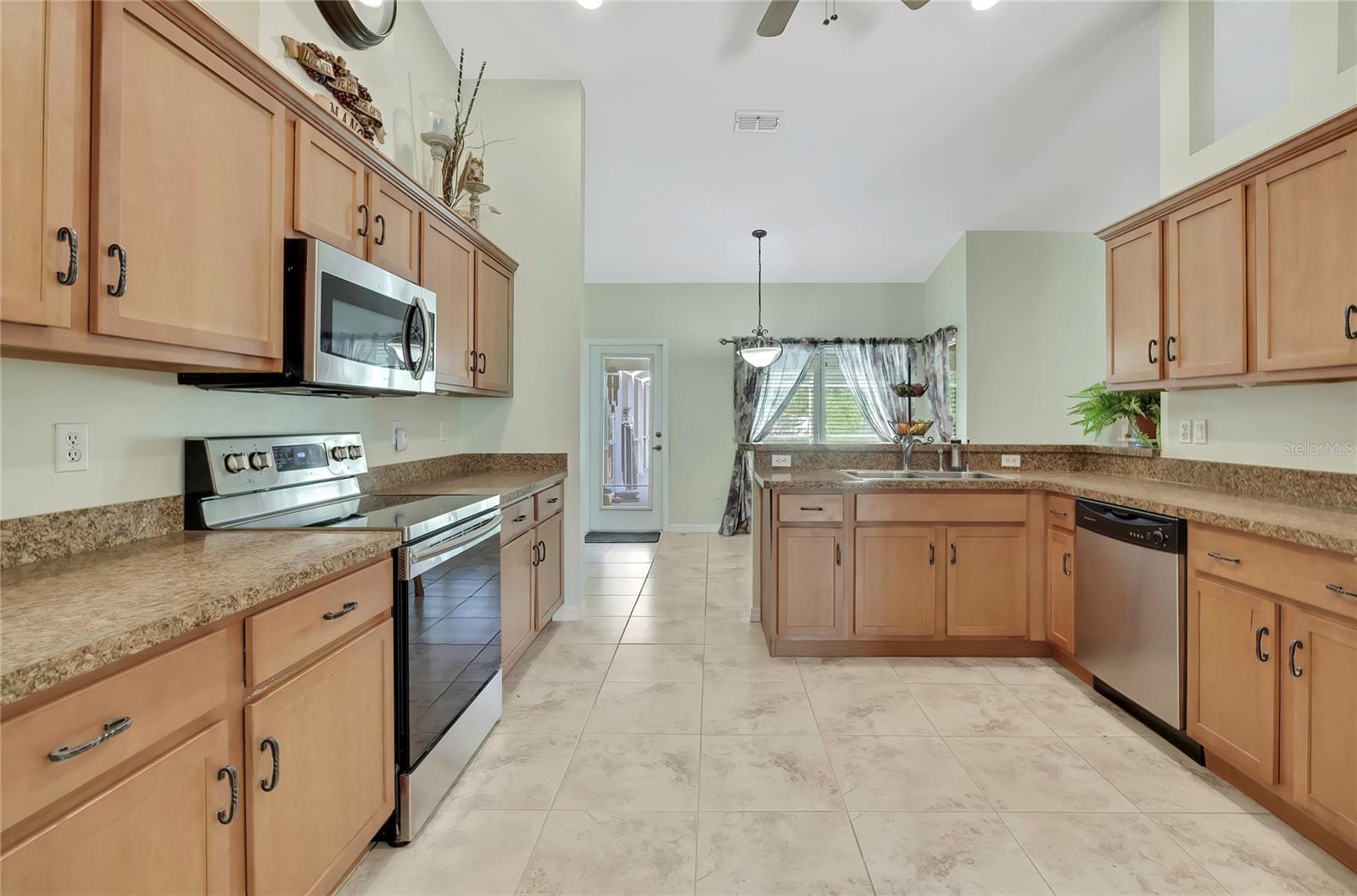 ROYAL HIGHLANDS - Residential