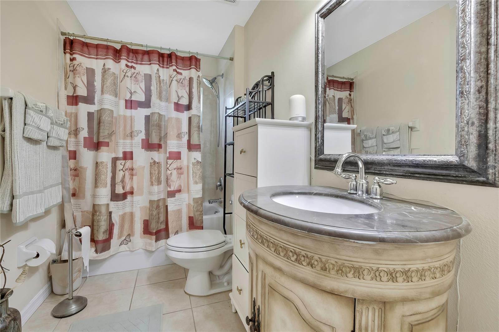 ROYAL HIGHLANDS - Residential