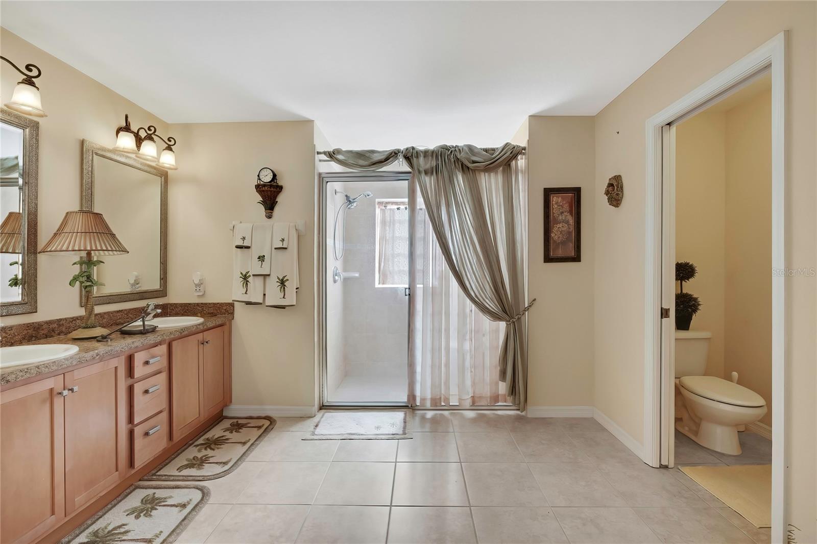 ROYAL HIGHLANDS - Residential