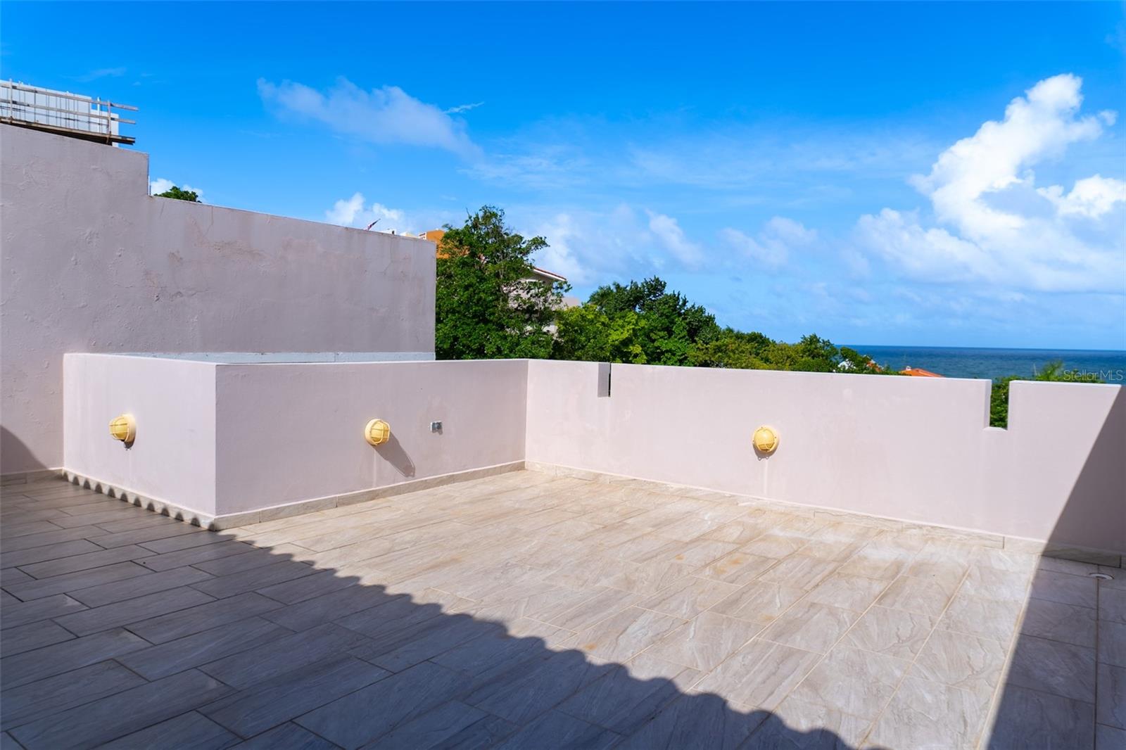SHELL CASTLE CLUB - Residential