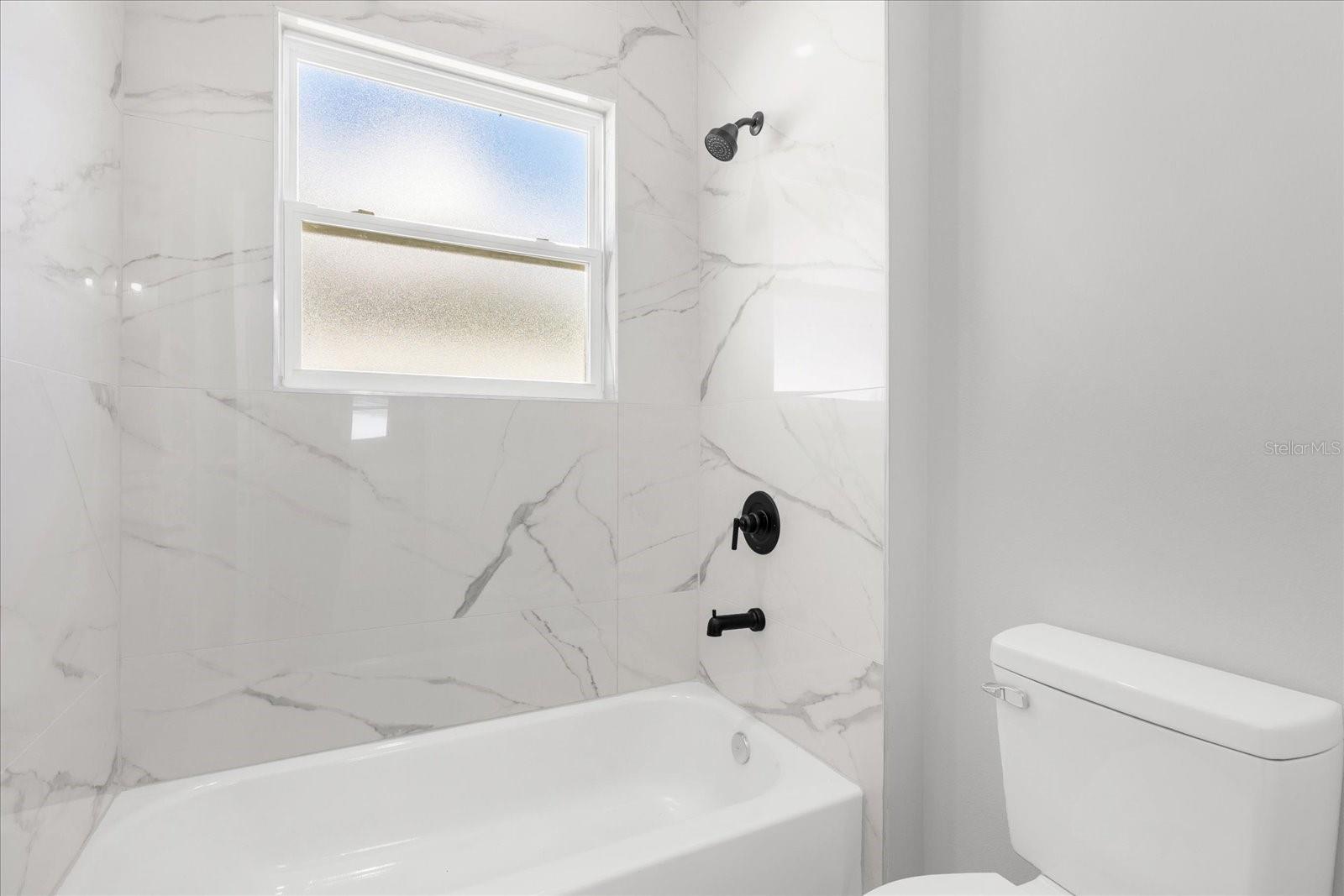 MARION OAKS UN 01 - Residential Lease