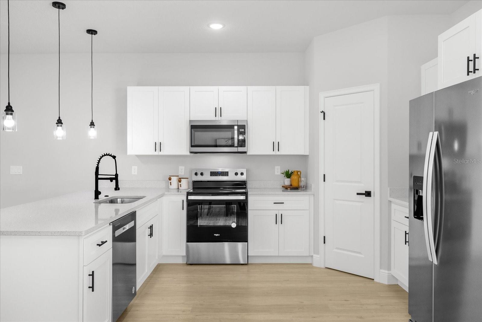 MARION OAKS UN 01 - Residential Lease