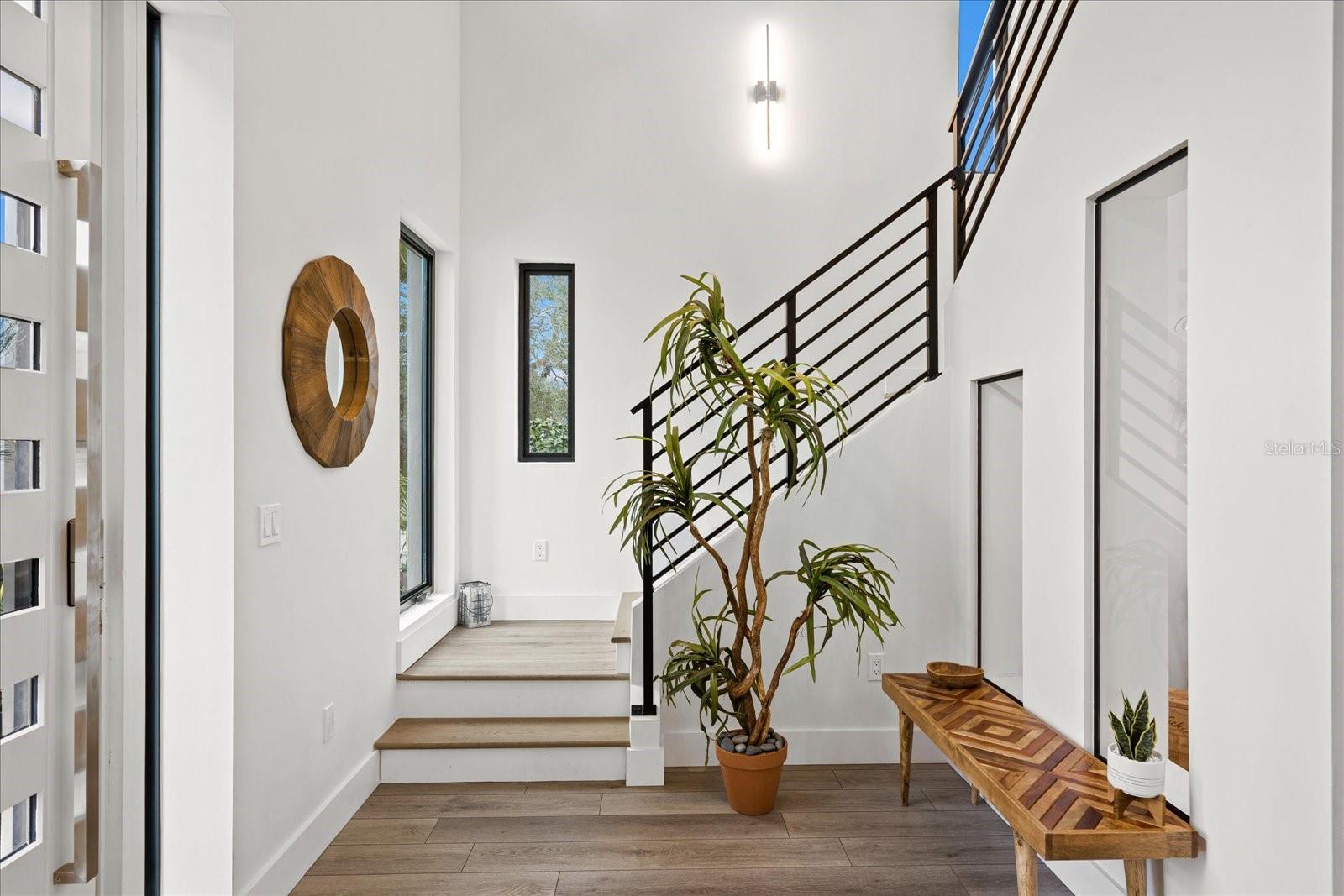 577 VENICE LANE