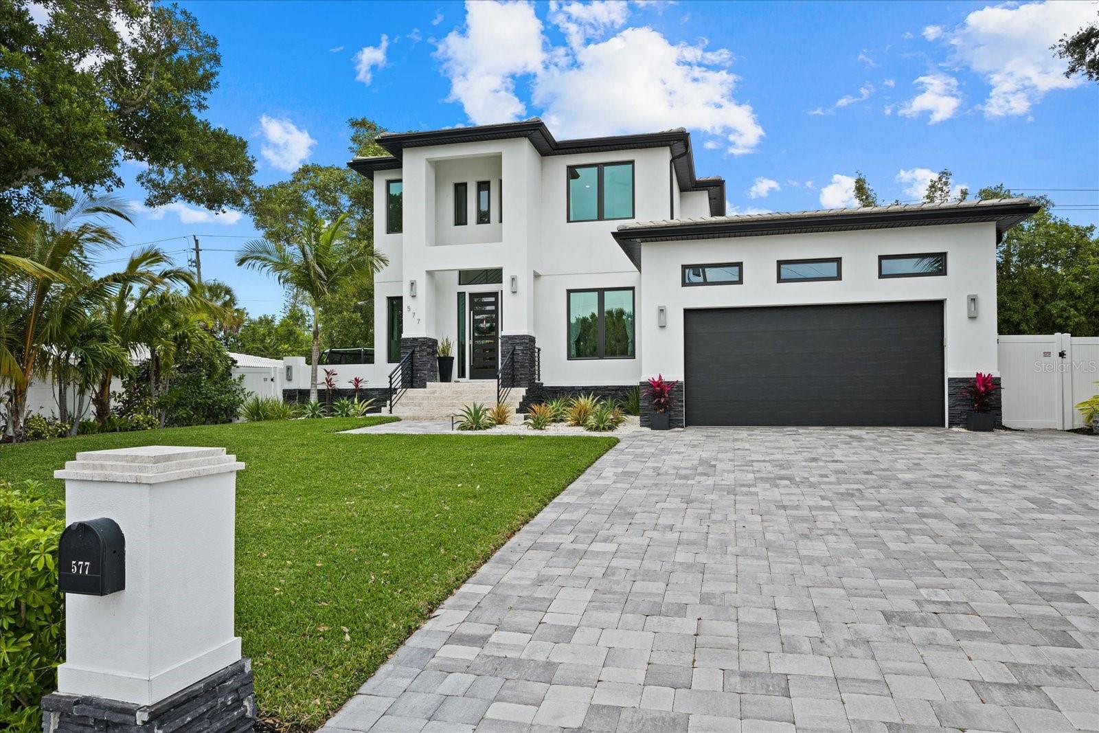 577 VENICE LANE