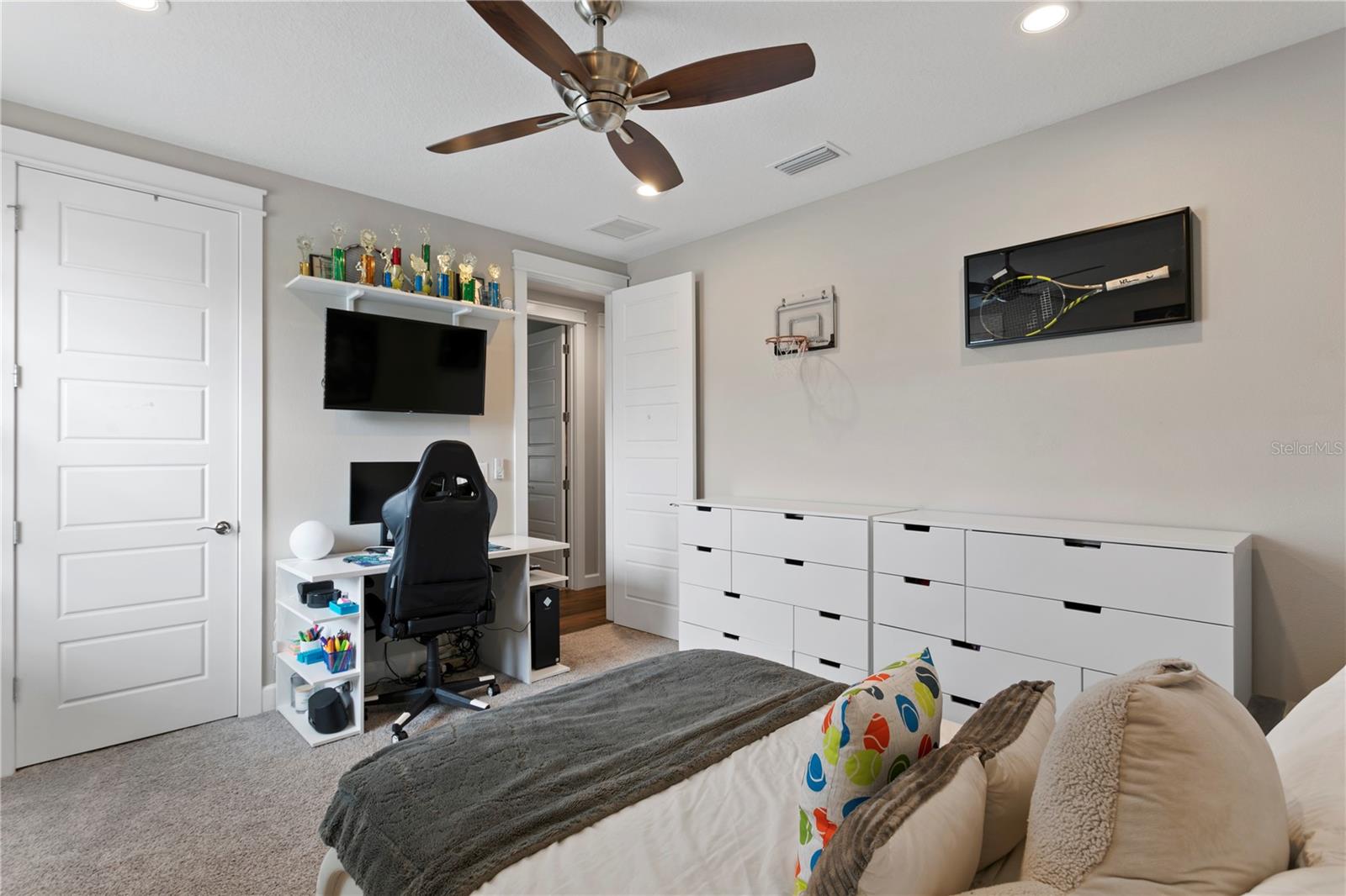 WEST SHORE CREST - Residential