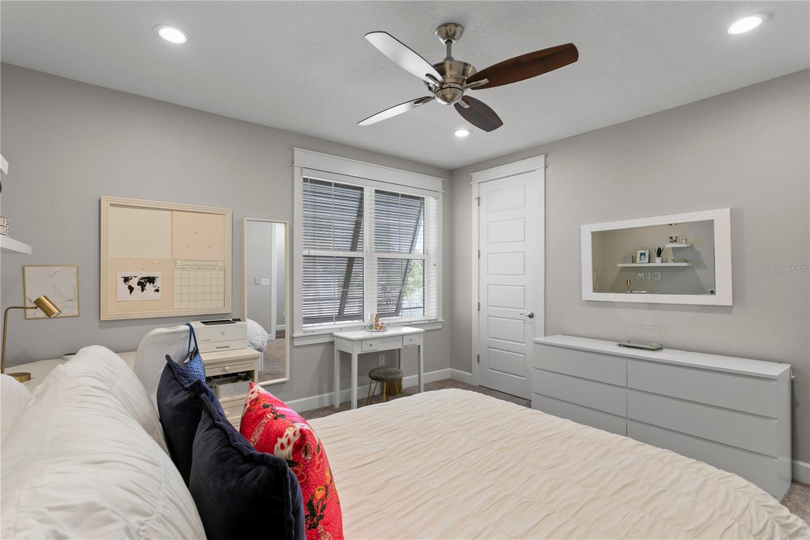 WEST SHORE CREST - Residential