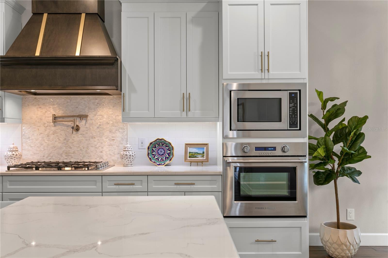 WEST SHORE CREST - Residential