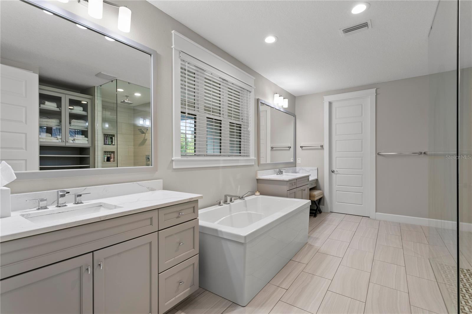 WEST SHORE CREST - Residential