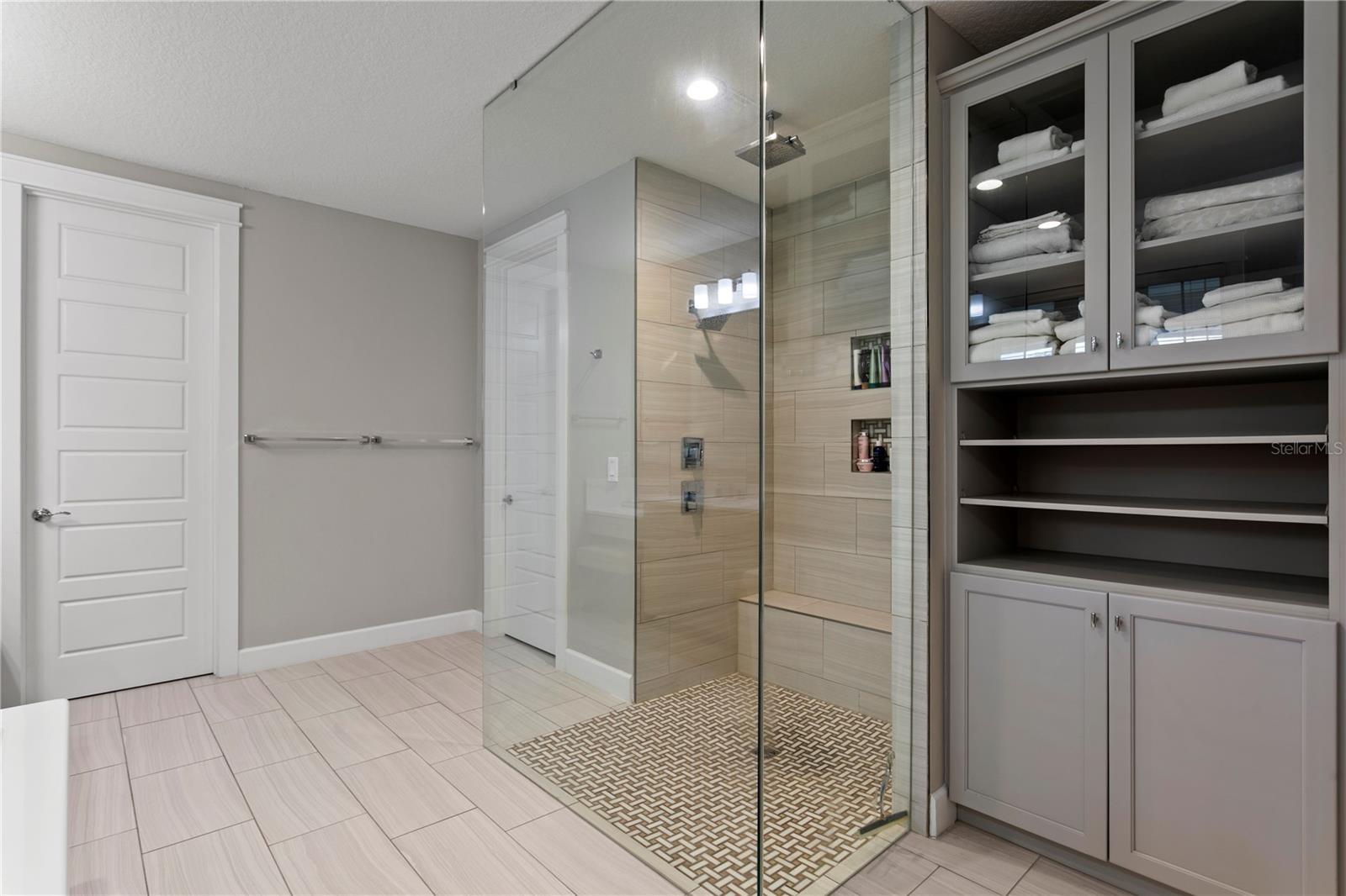 WEST SHORE CREST - Residential