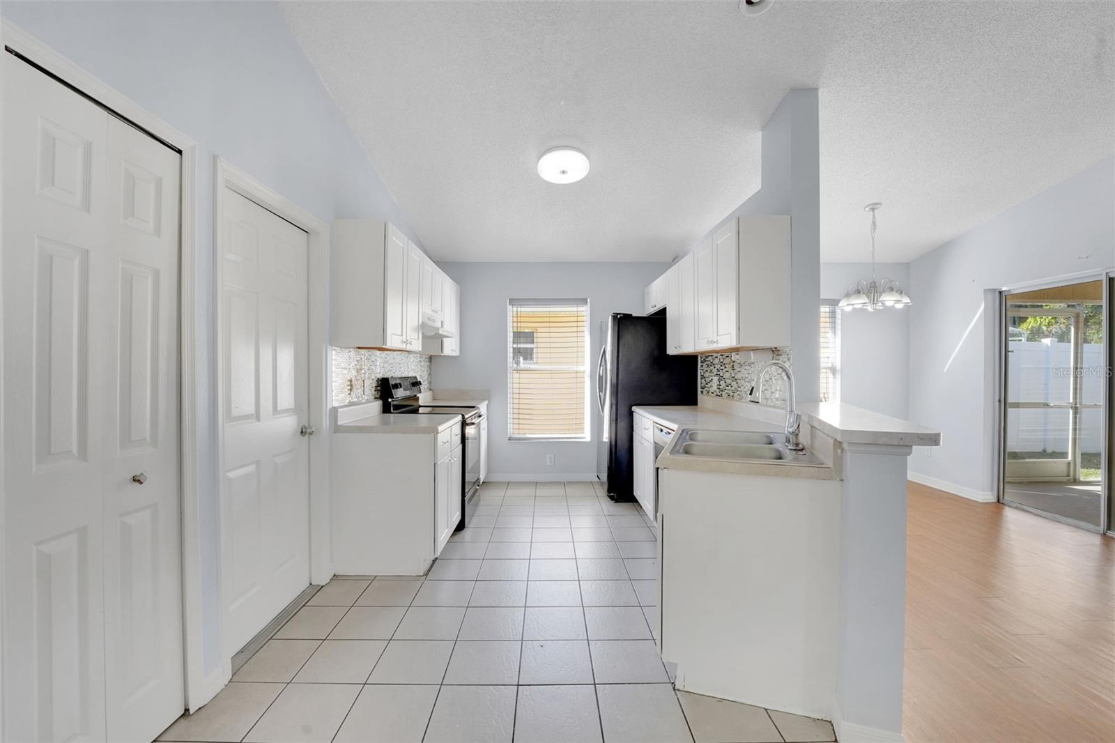 WINDWARD CAY UNIT 2 - Residential