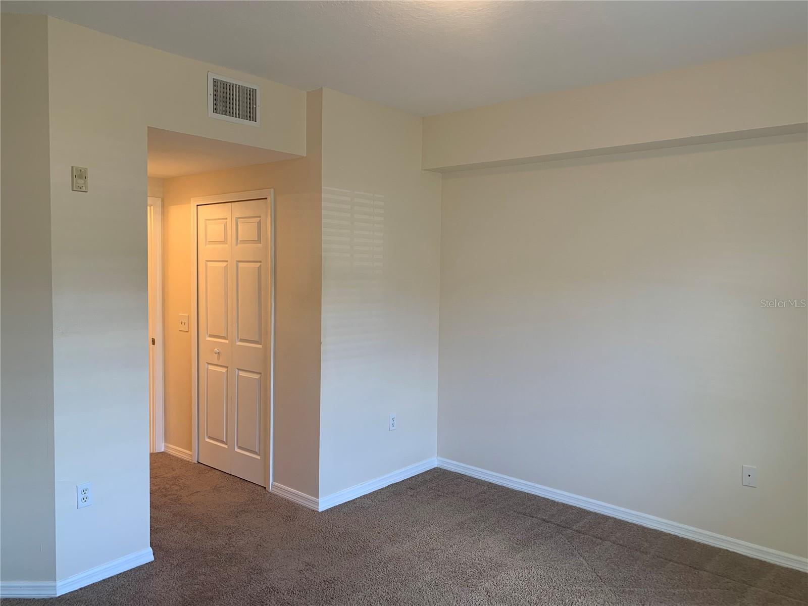 VILLAGES OF BLOOMINGDALE CONDO 03 - Residential Lease