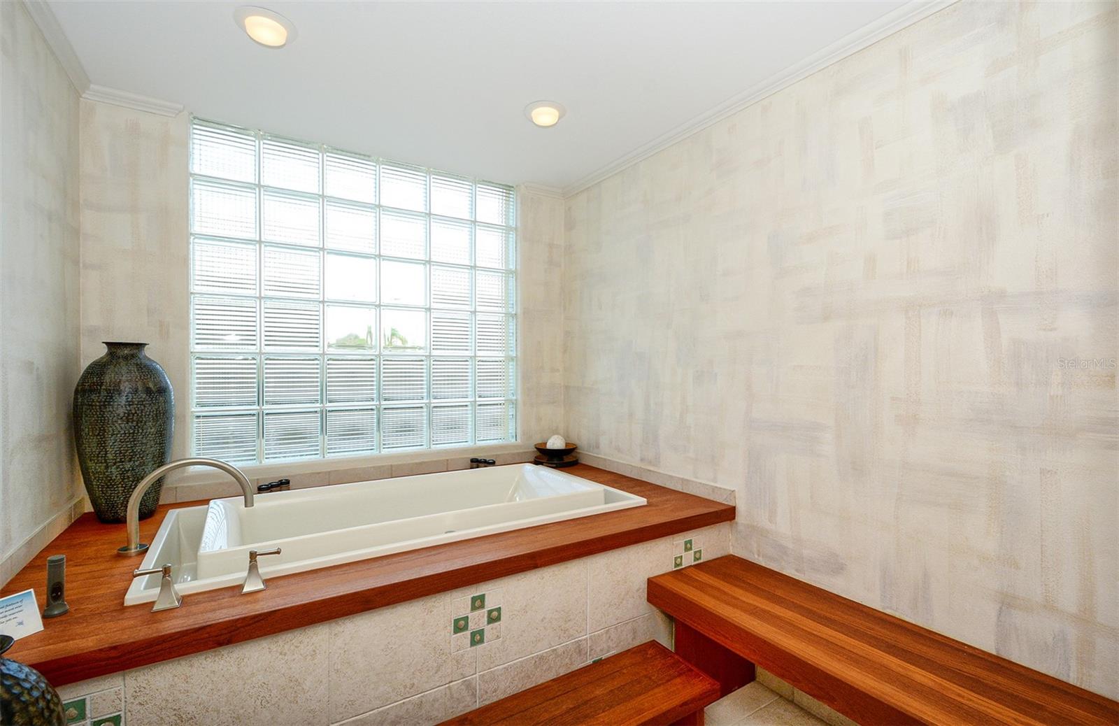 ORCHID BEACH CLUB RESIDENCES - Residential