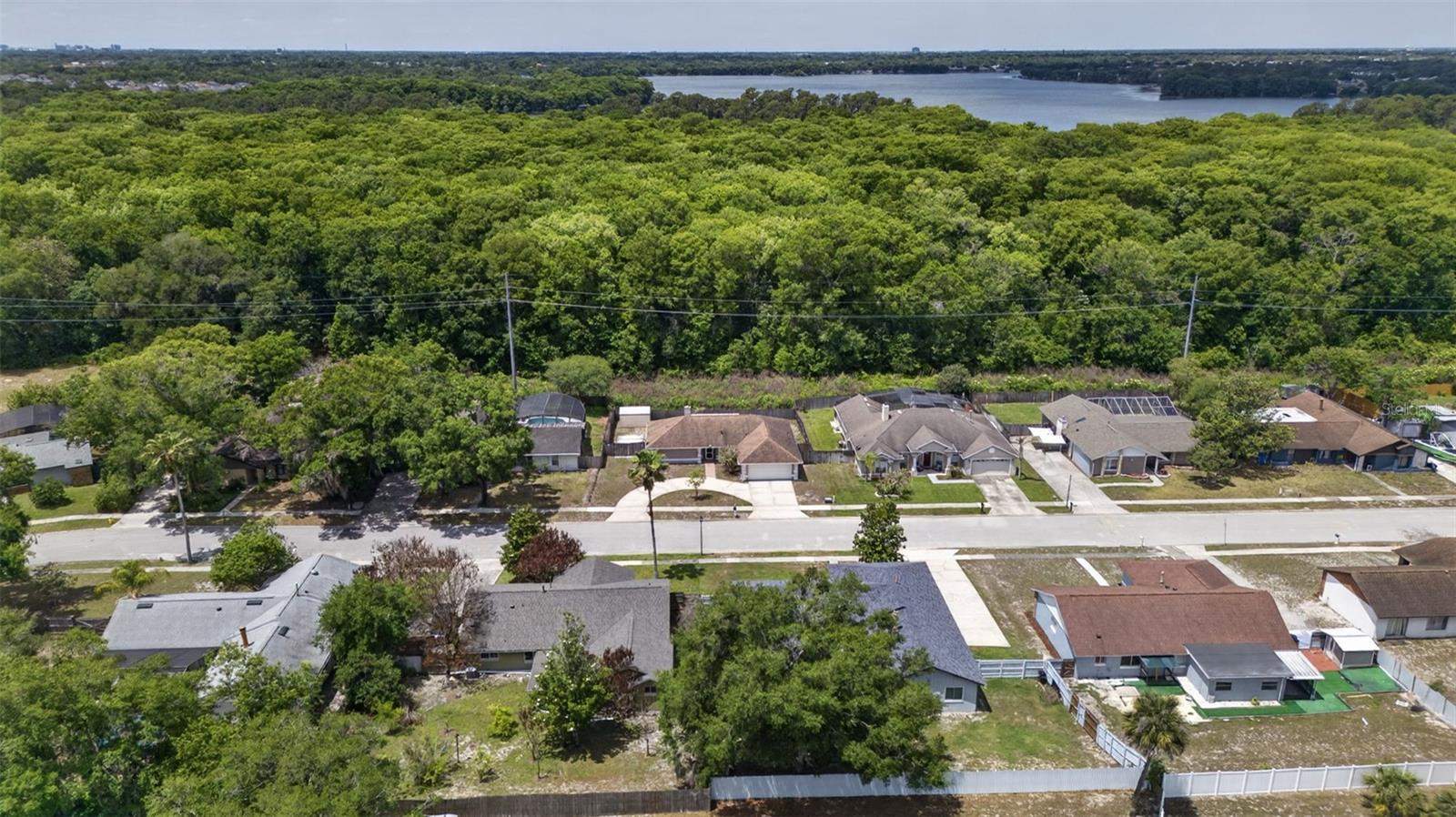 HOWELL COVE 4TH SEC - Residential