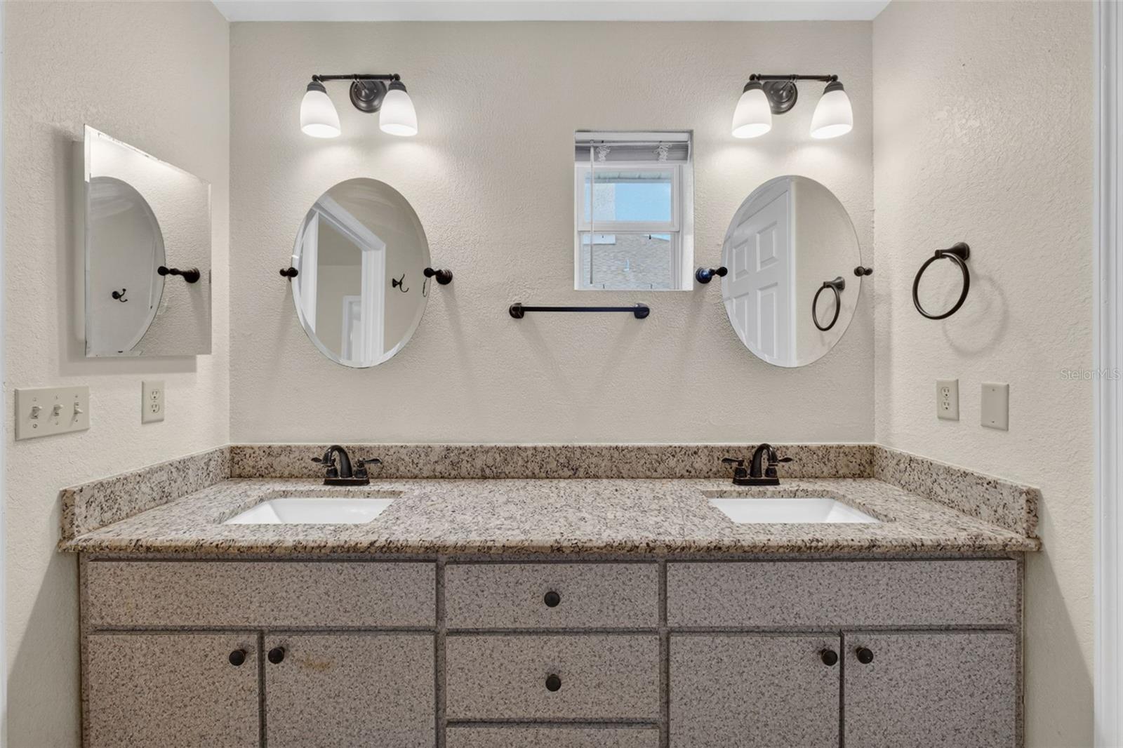 HOWELL COVE 4TH SEC - Residential