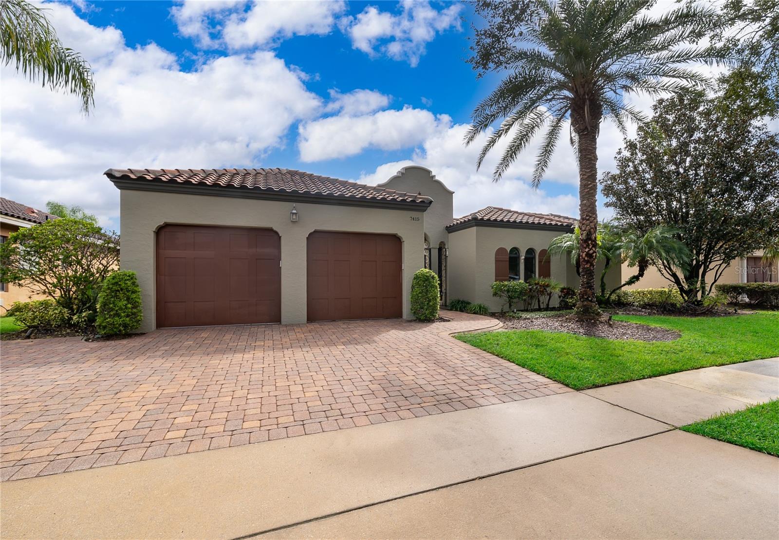 VENEZIA - Residential Lease