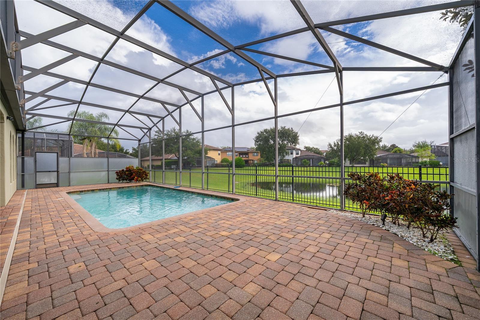 VENEZIA - Residential Lease