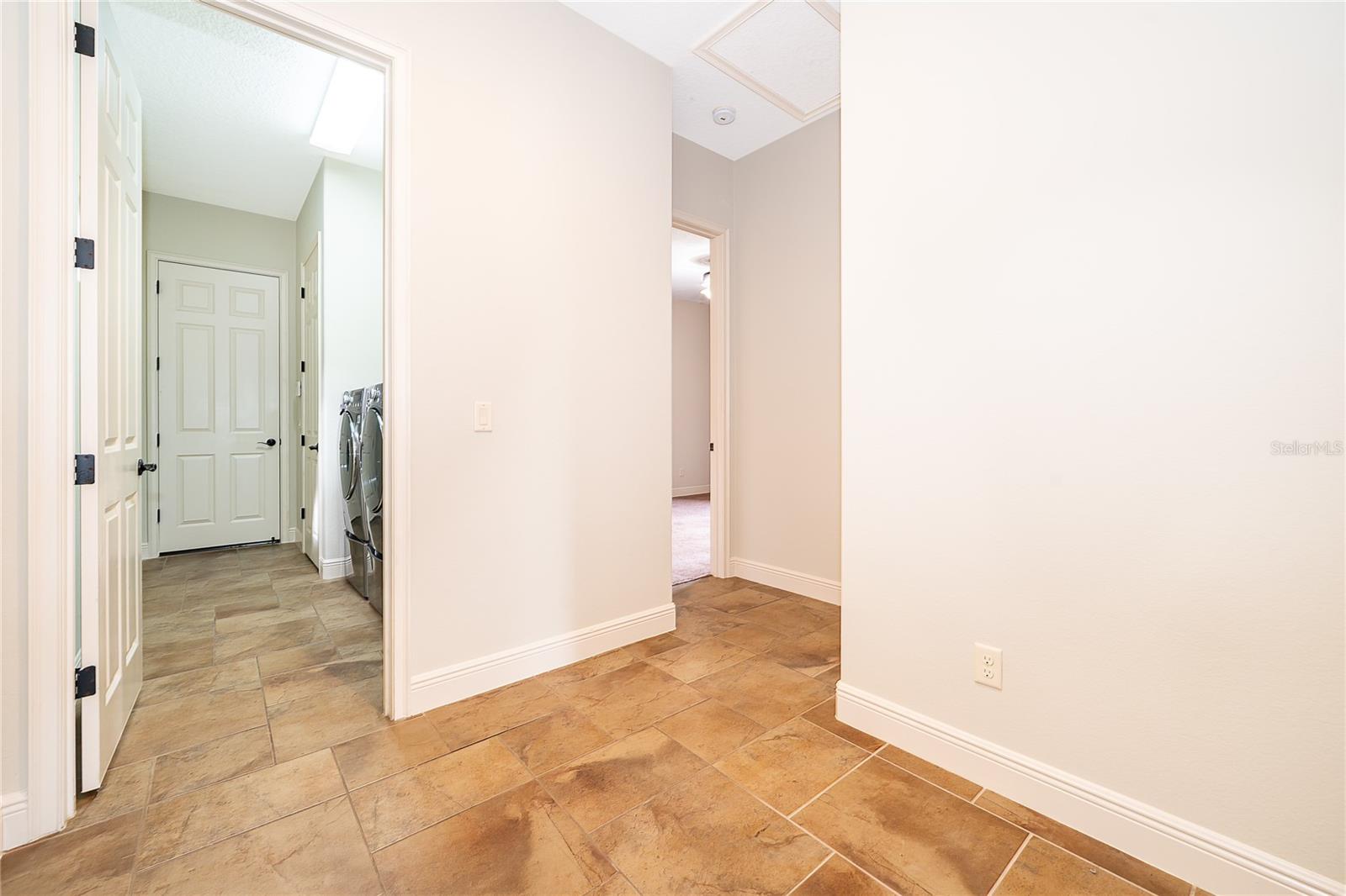 VENEZIA - Residential Lease