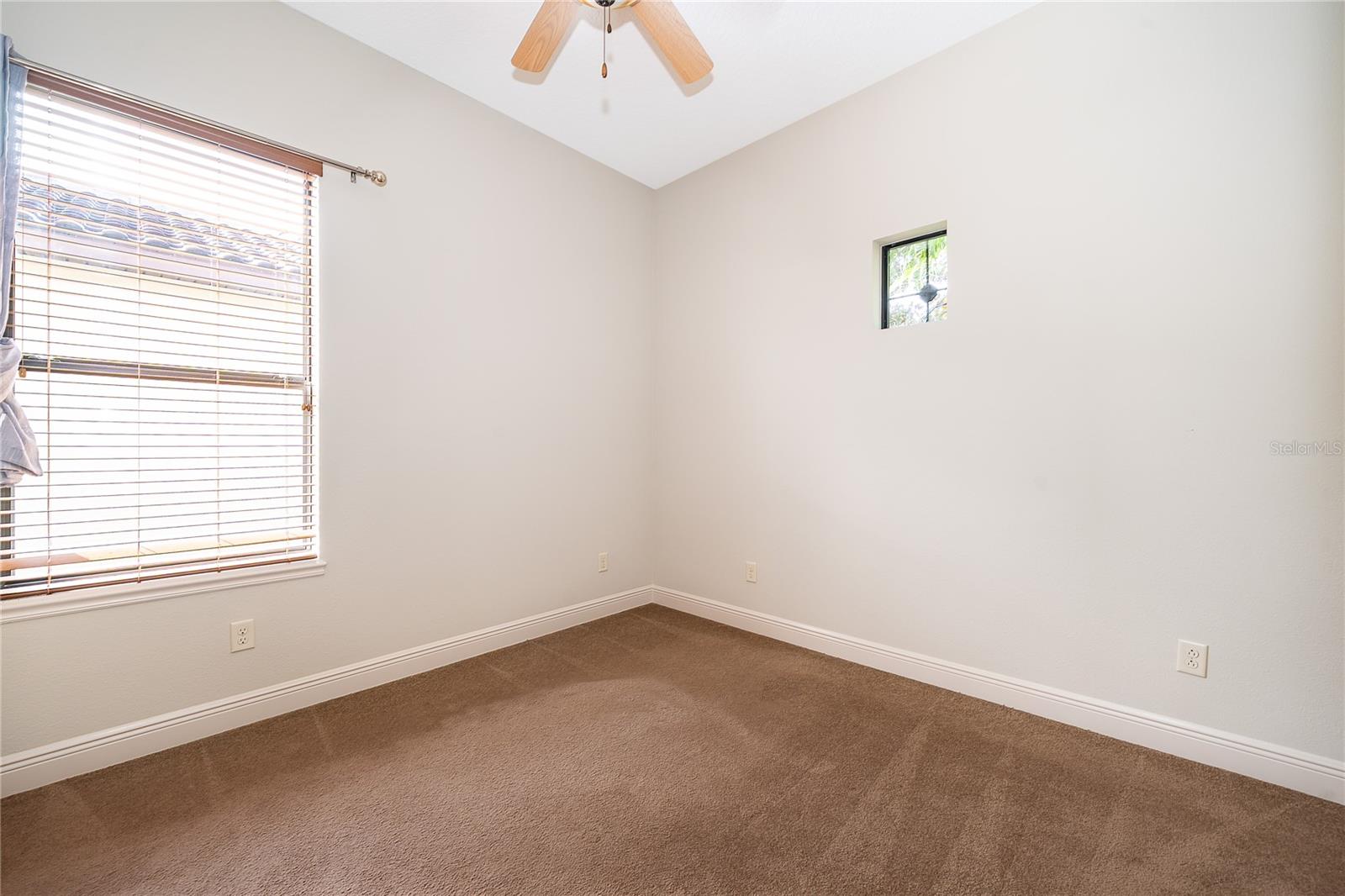 VENEZIA - Residential Lease