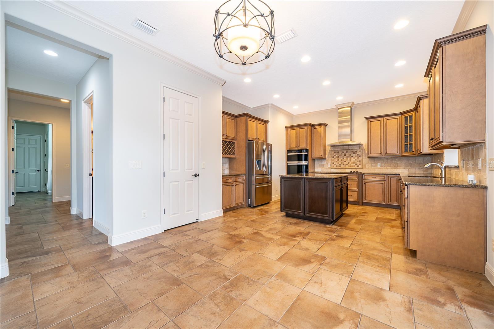 VENEZIA - Residential Lease