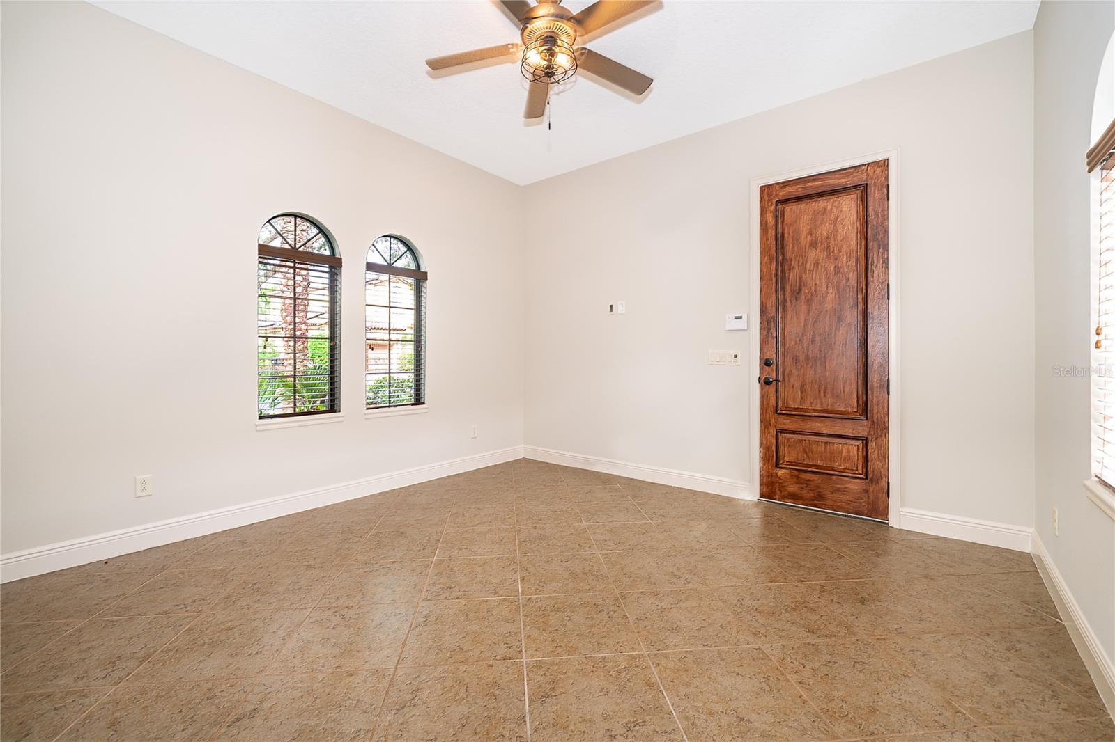 VENEZIA - Residential Lease